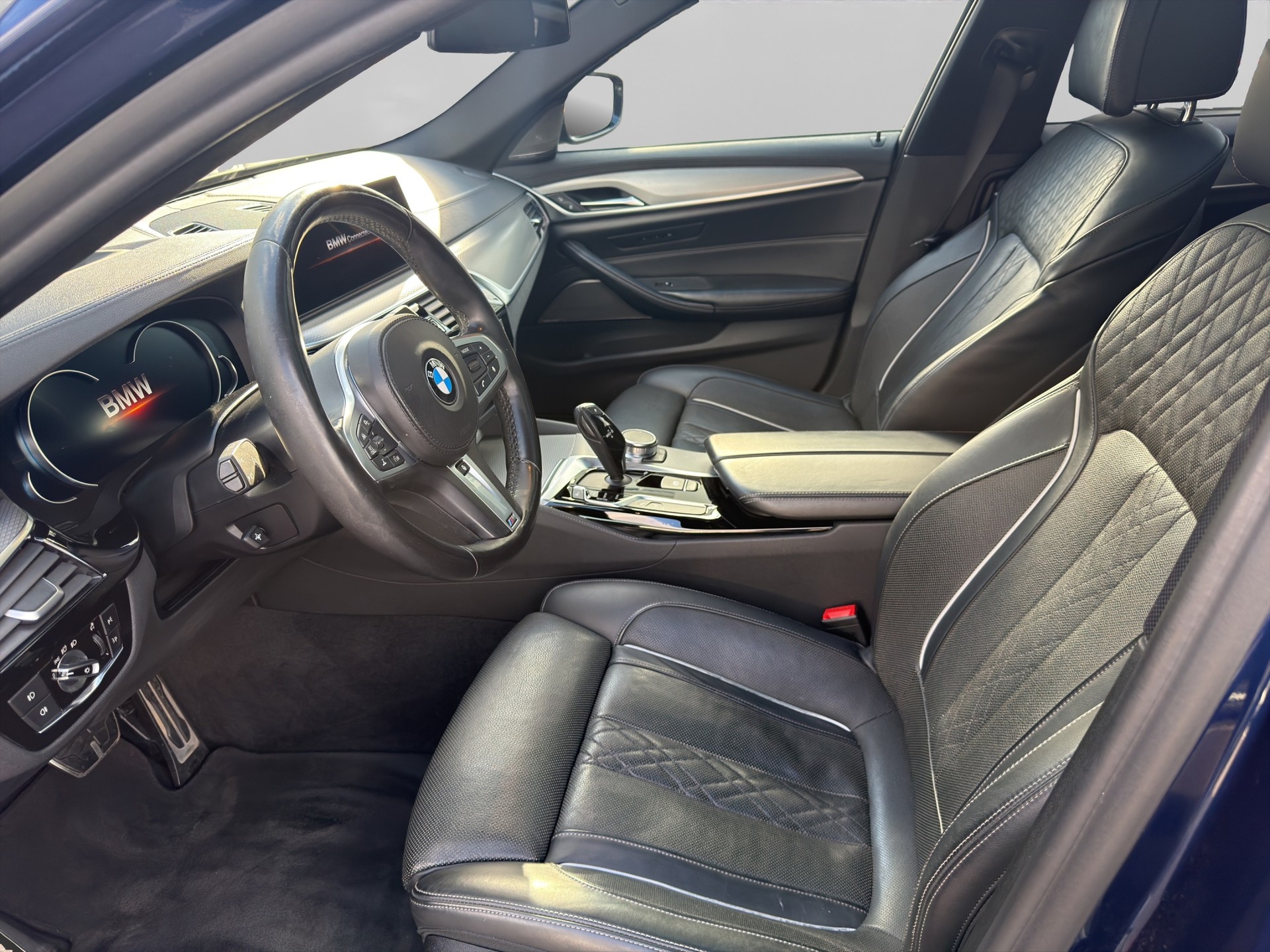 BMW 540i xDrive Touring Steptronic-image-8