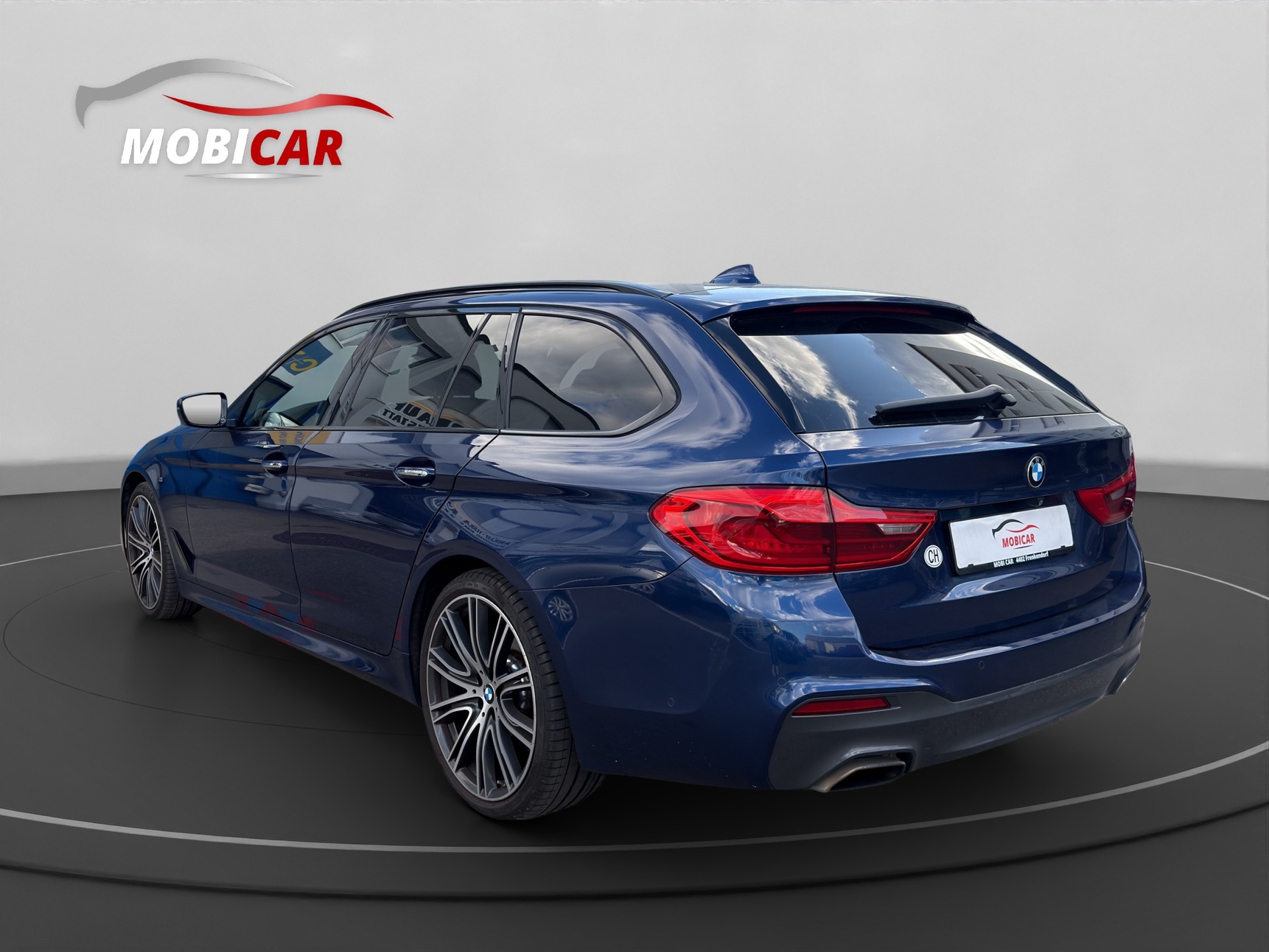 BMW 540i xDrive Touring Steptronic-image-2