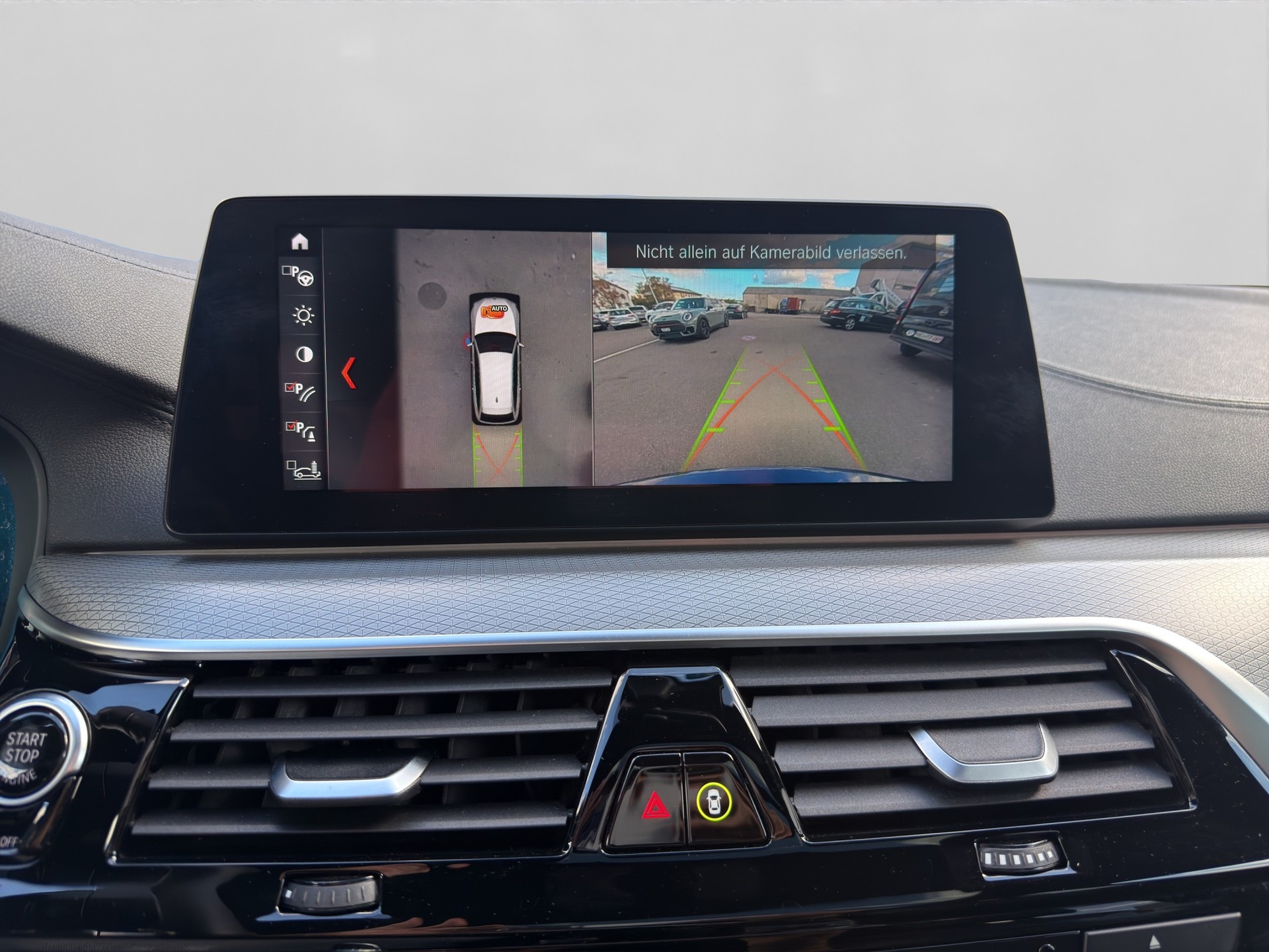 BMW 540i xDrive Touring Steptronic-image-11