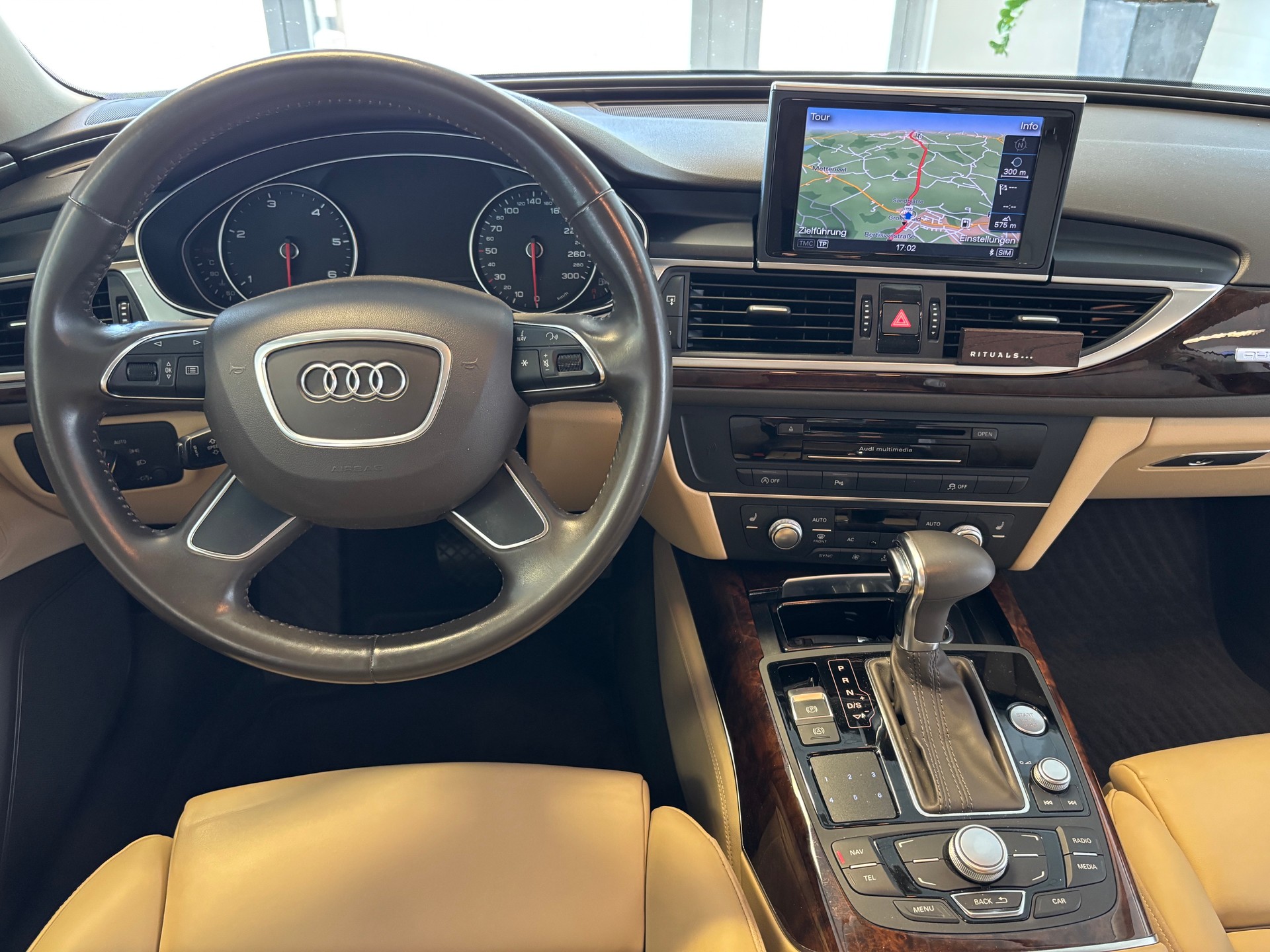 AUDI A6 Avant 3.0 TDI V6 quattro S-tronic-image-11