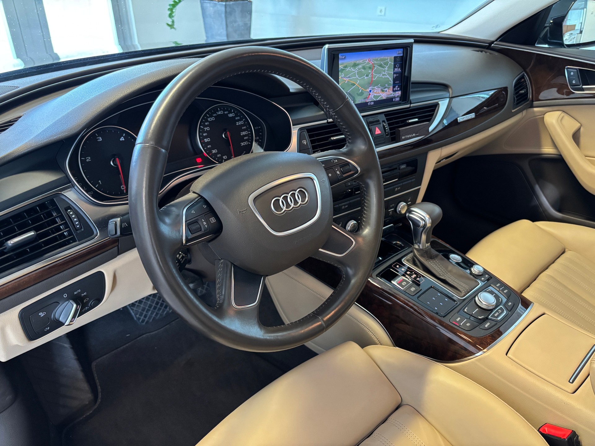 AUDI A6 Avant 3.0 TDI V6 quattro S-tronic-image-5
