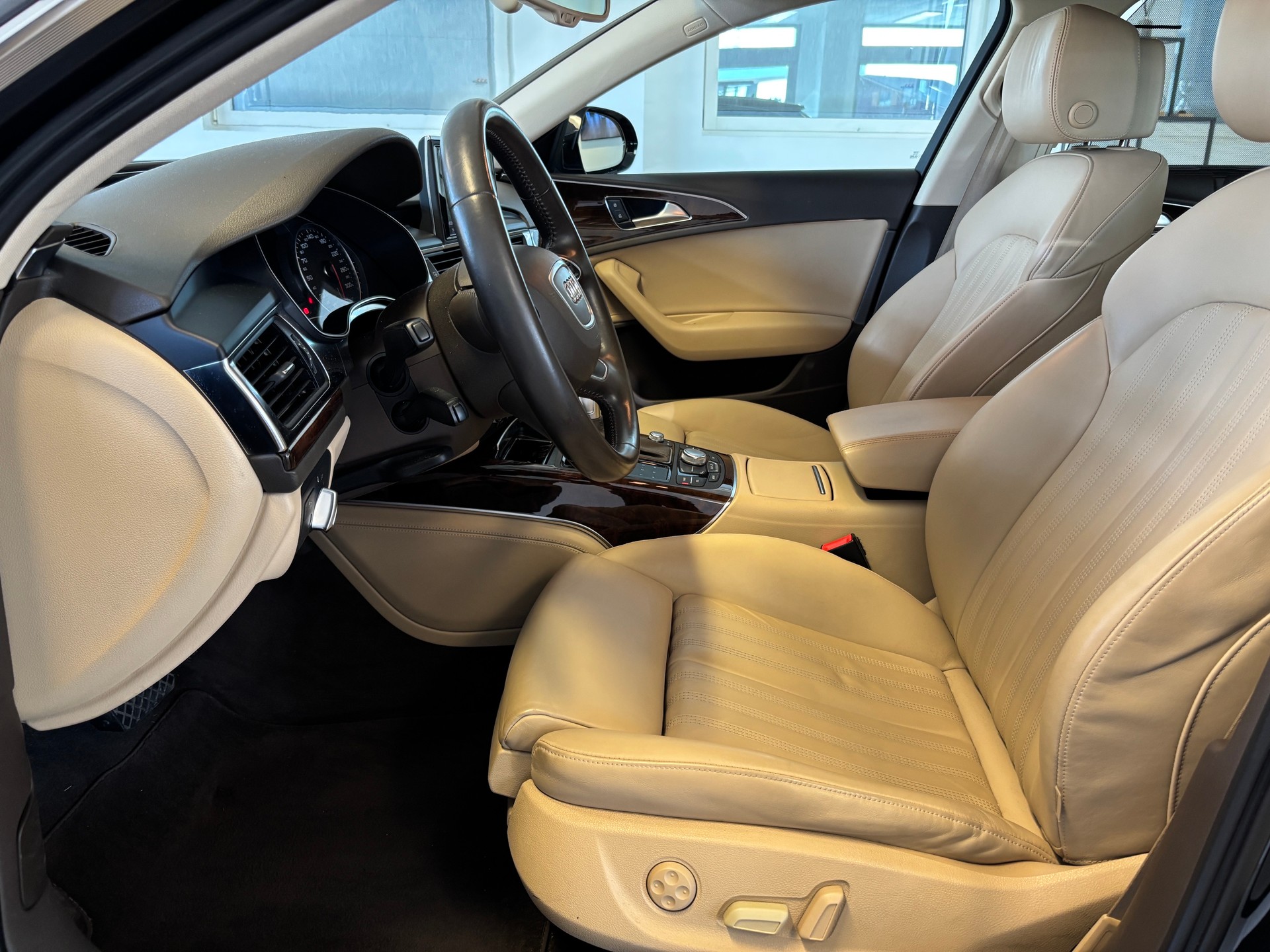 AUDI A6 Avant 3.0 TDI V6 quattro S-tronic-image-6