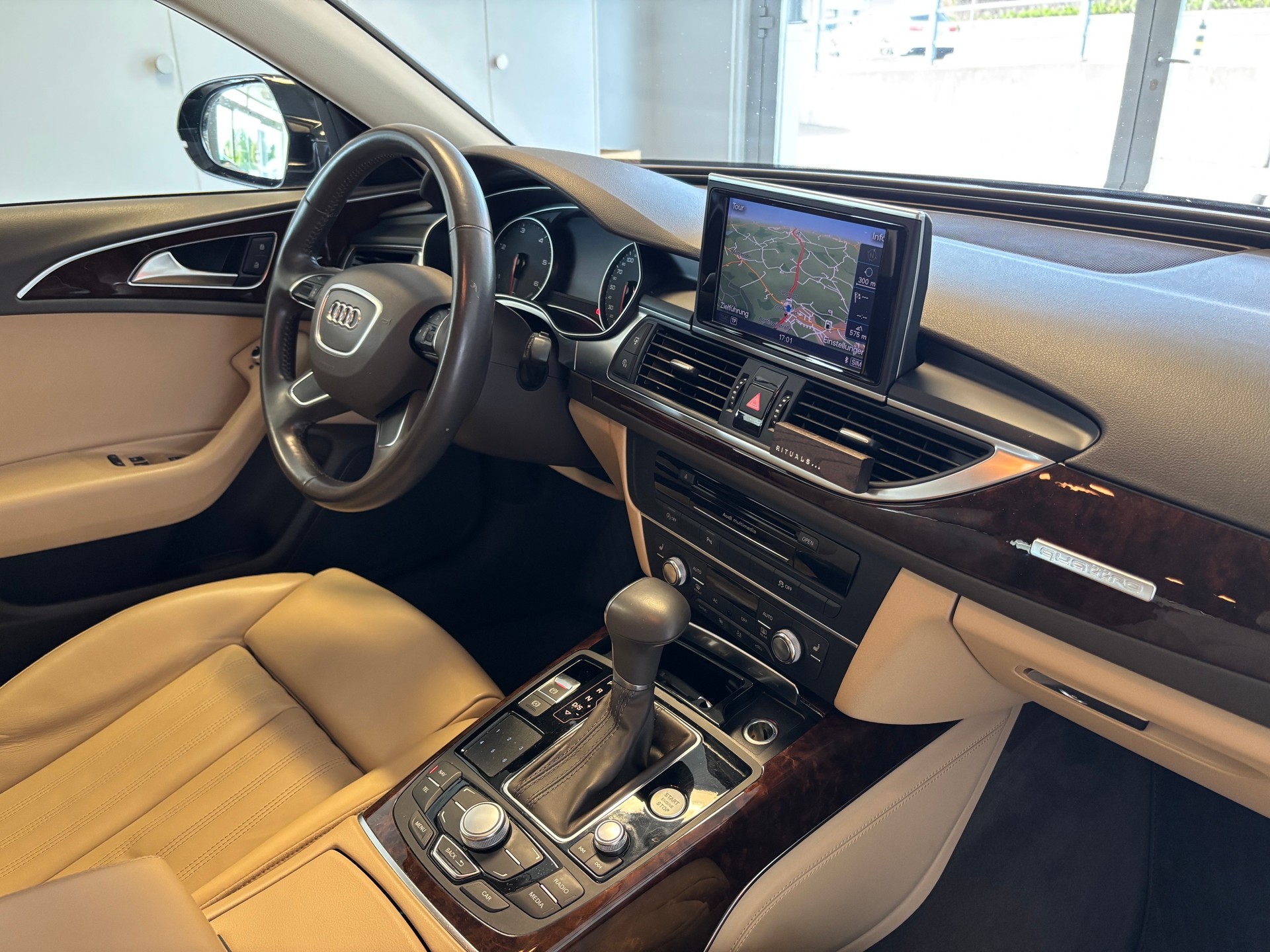 AUDI A6 Avant 3.0 TDI V6 quattro S-tronic-image-8