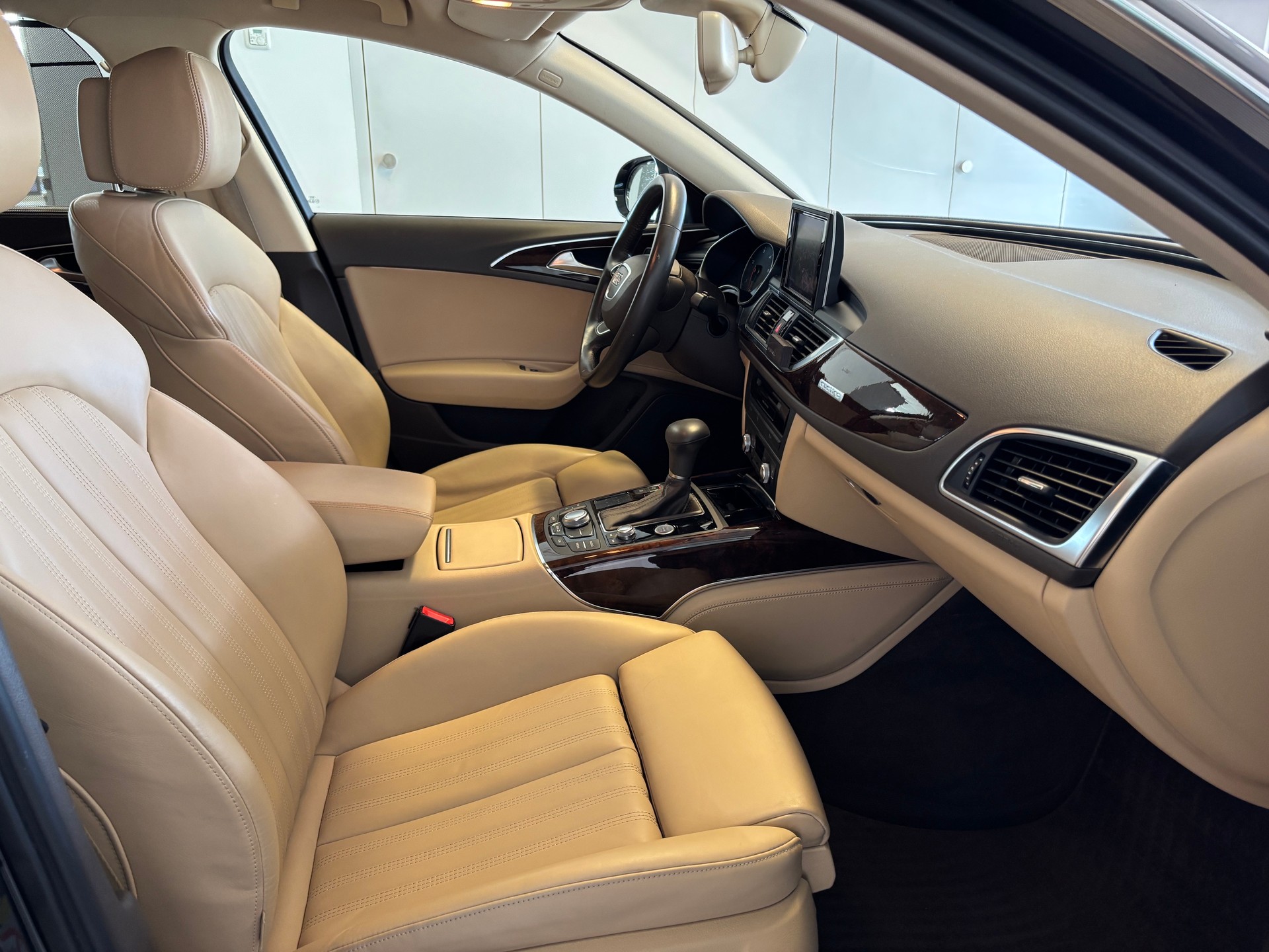 AUDI A6 Avant 3.0 TDI V6 quattro S-tronic-image-9