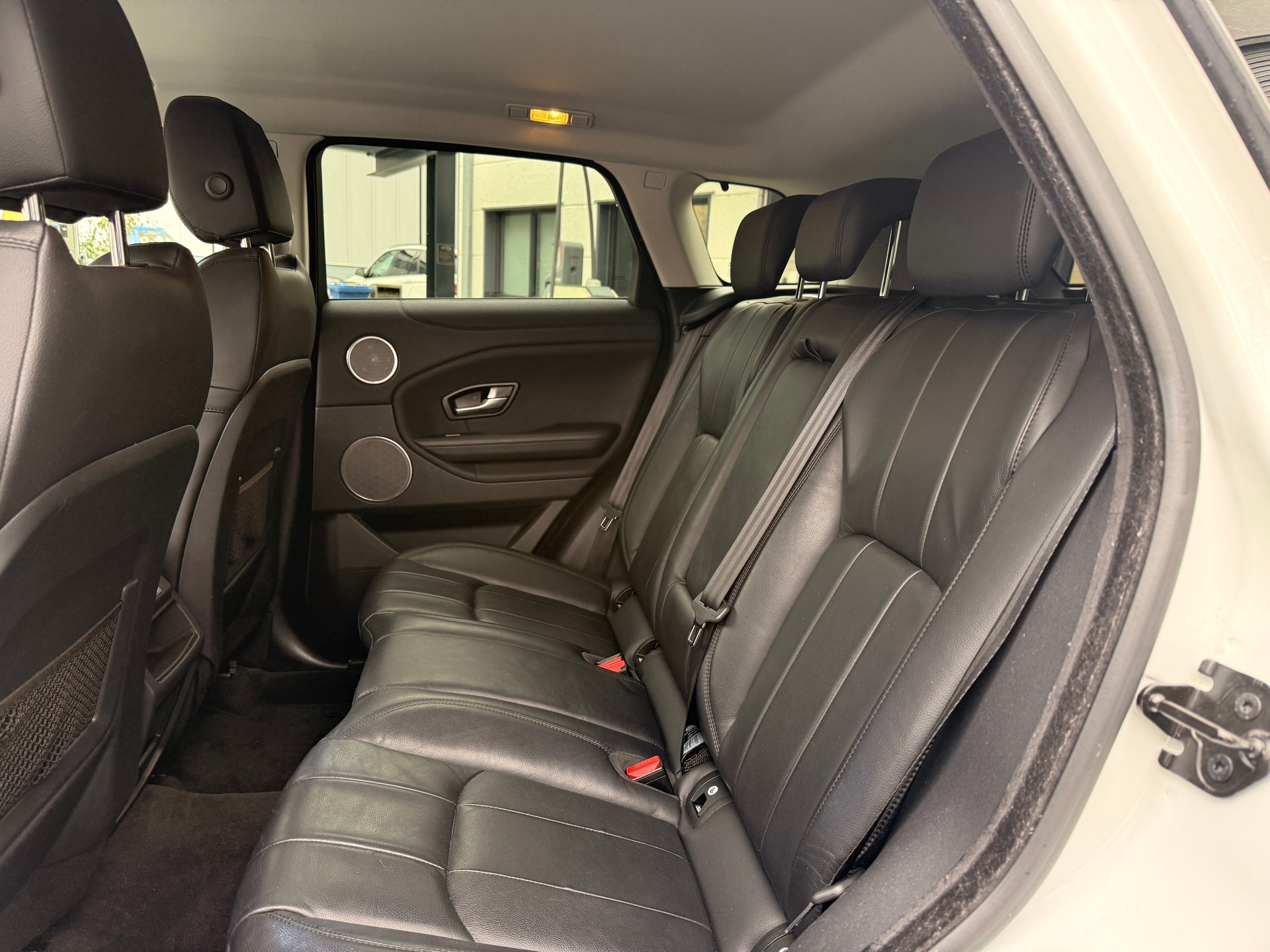 LAND ROVER Range Rover Evoque 2.0 TD4 SE Dynamic AT9-image-14