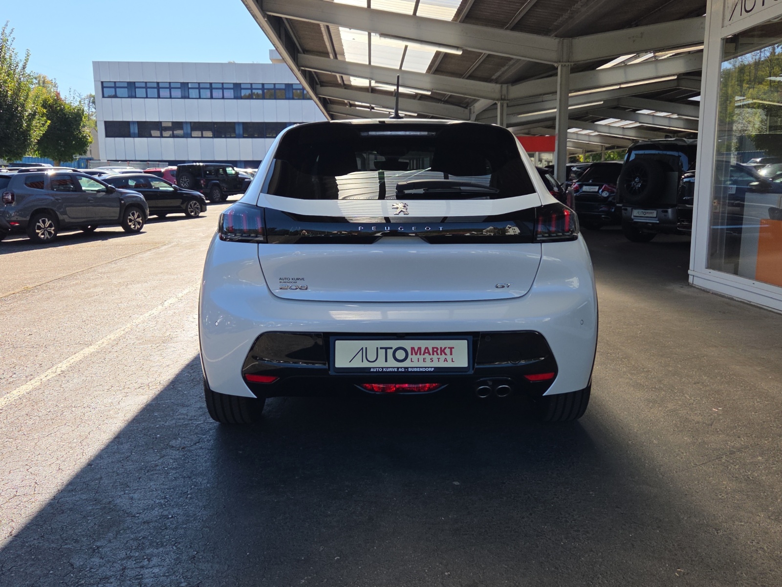 PEUGEOT 208 1.2 PureTech GT Pack EAT8-image-13