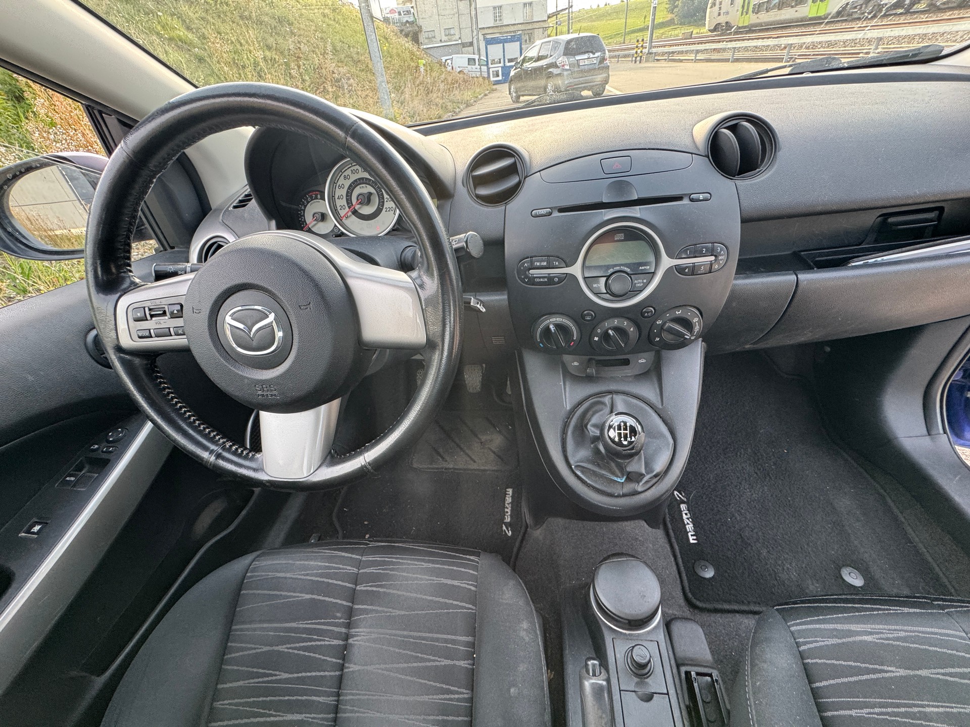 MAZDA 2 1.3i 16V Exclusive-image-9