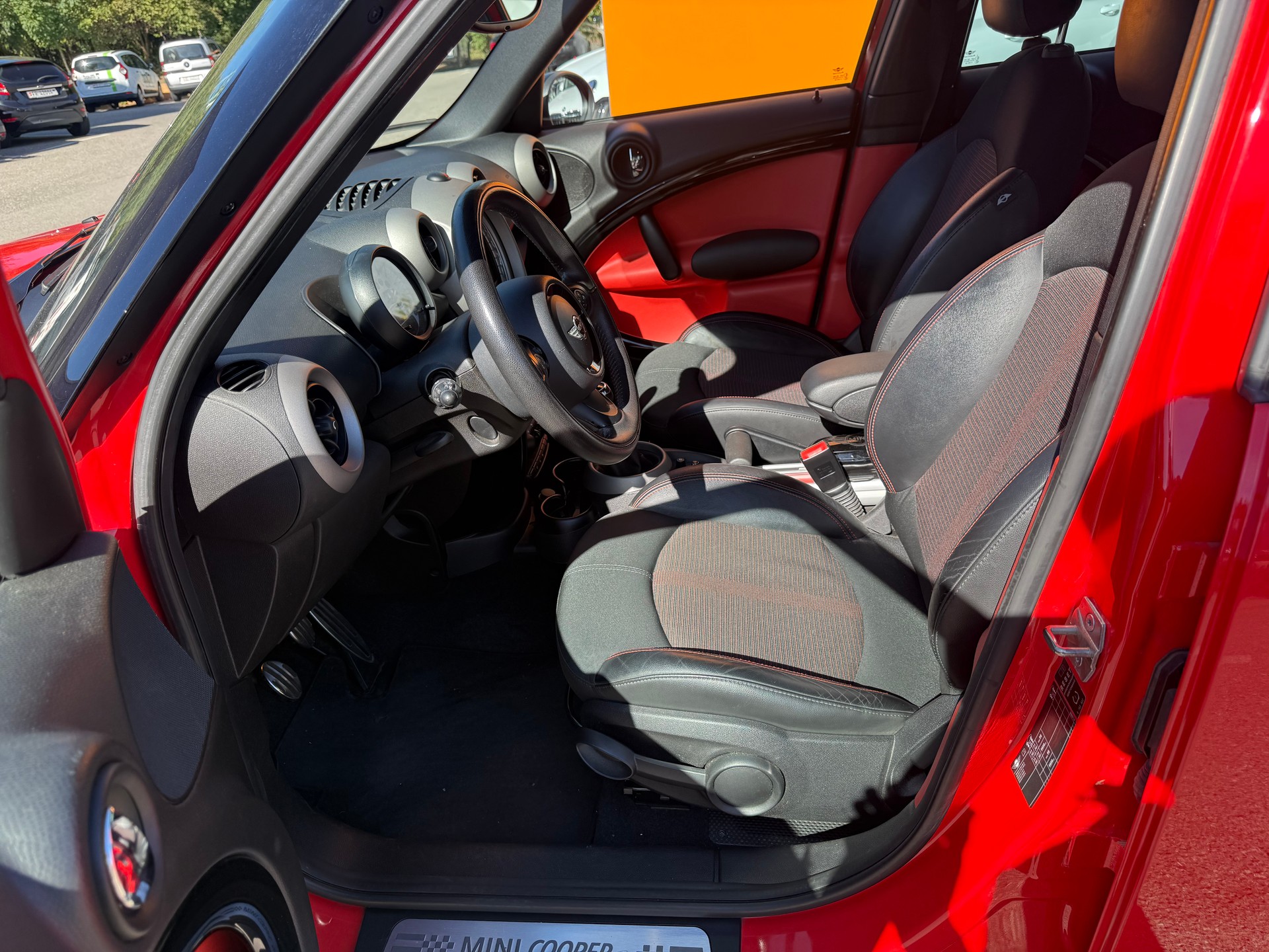 MINI Countryman Cooper S FWD-image-4