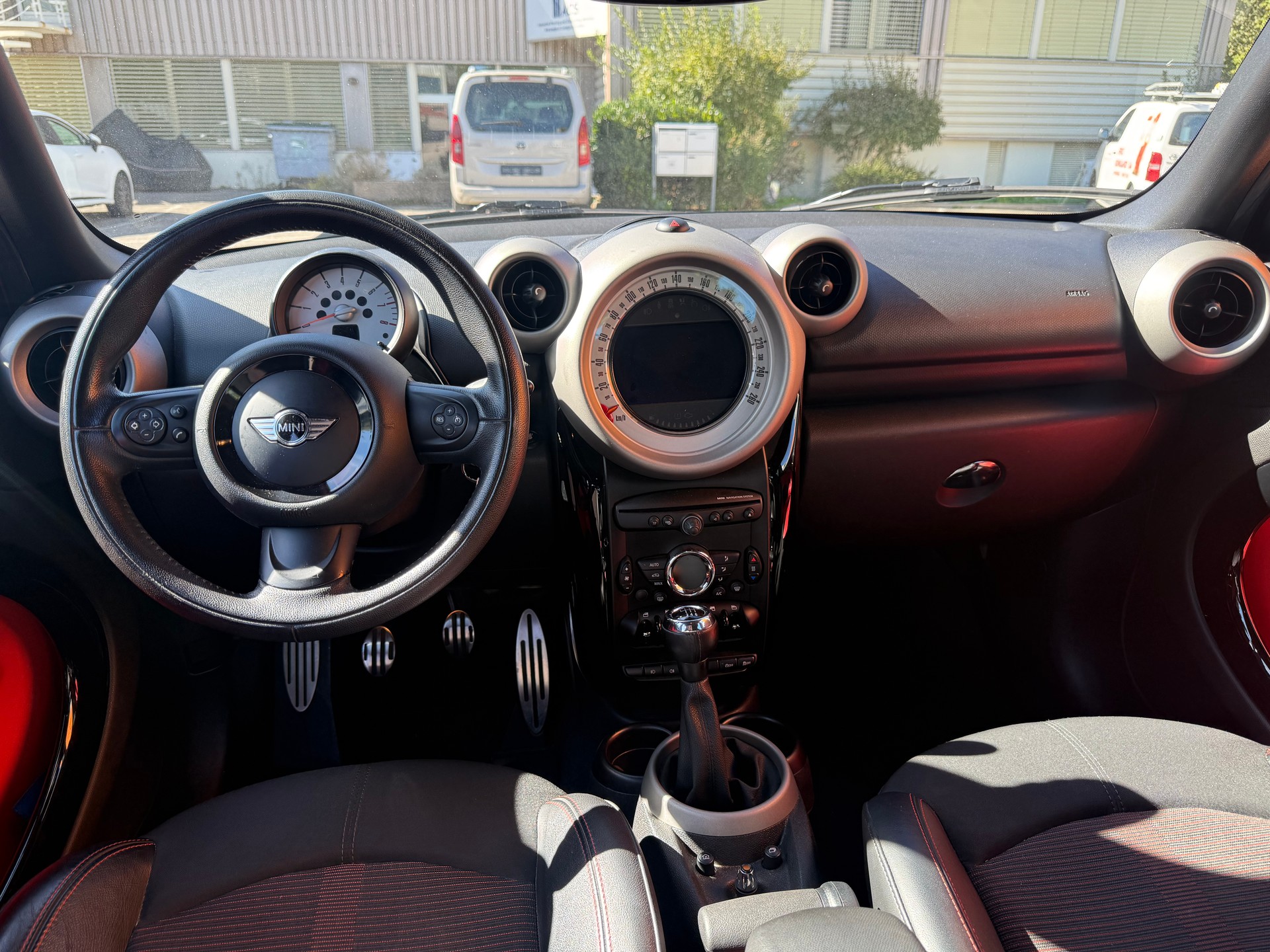 MINI Countryman Cooper S FWD-image-8