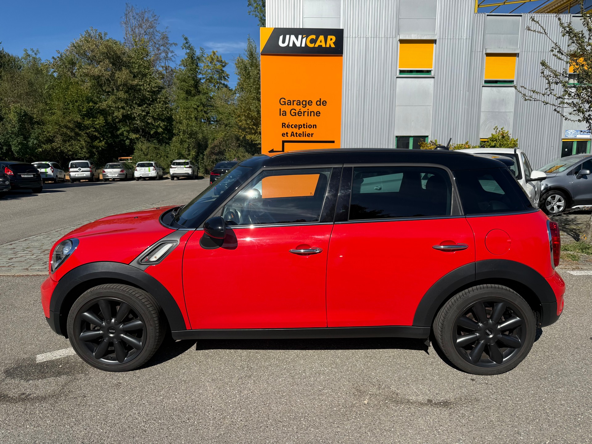 MINI Countryman Cooper S FWD-image-2