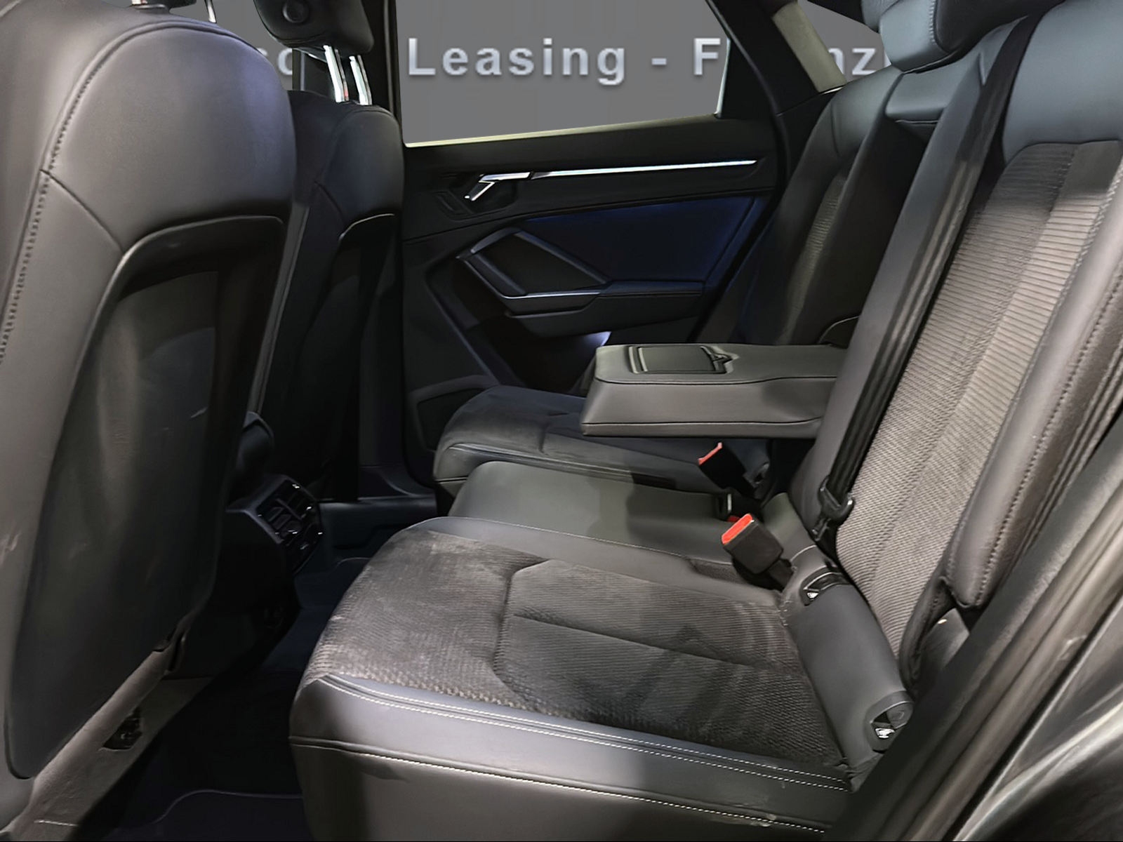 AUDI Q3 Sportback 45 TFSI e S line Attraction S-tronic-image-11