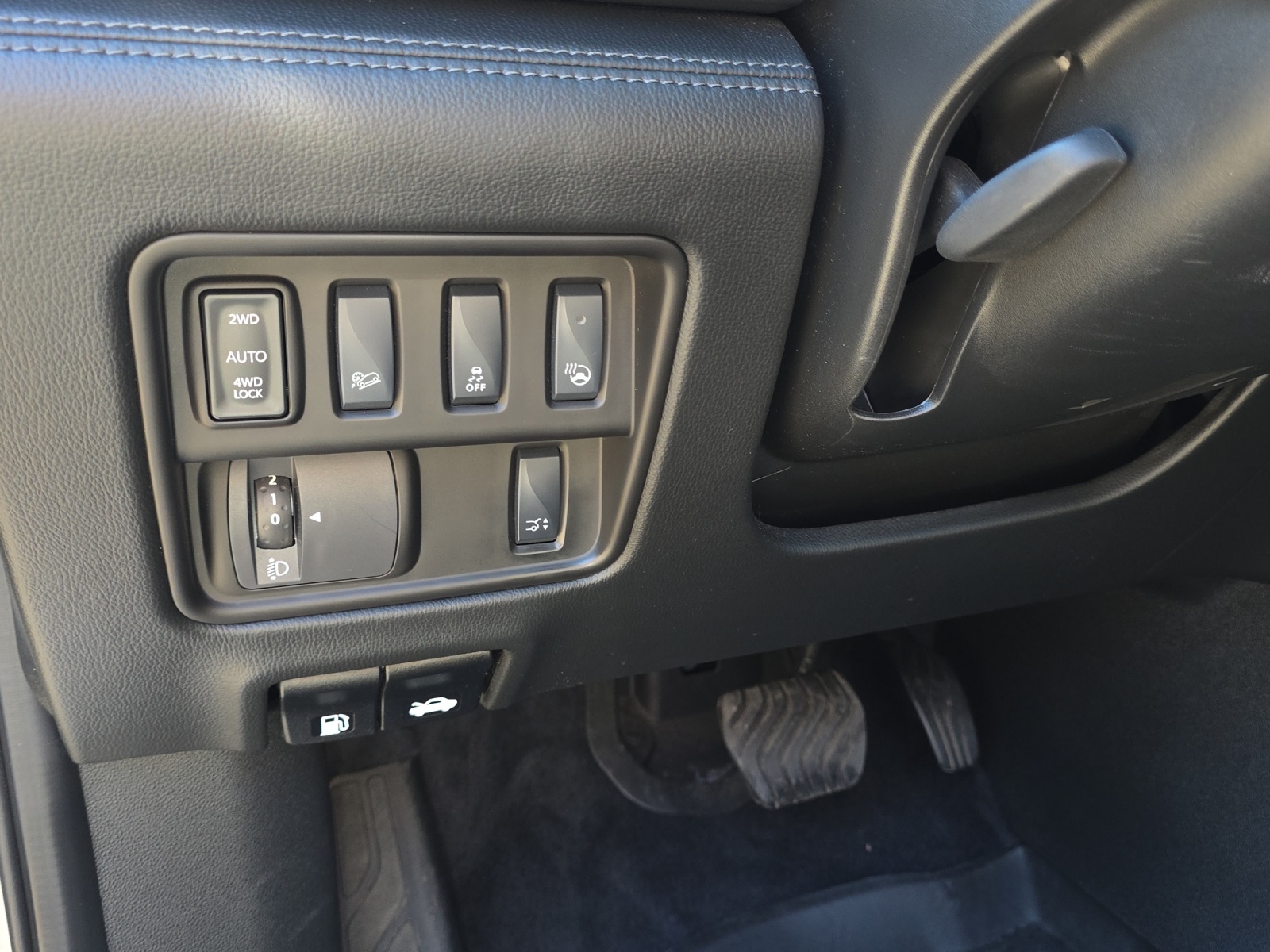 RENAULT Koleos 2.0 dCi Intens 4WD Xtronic CVT-image-14