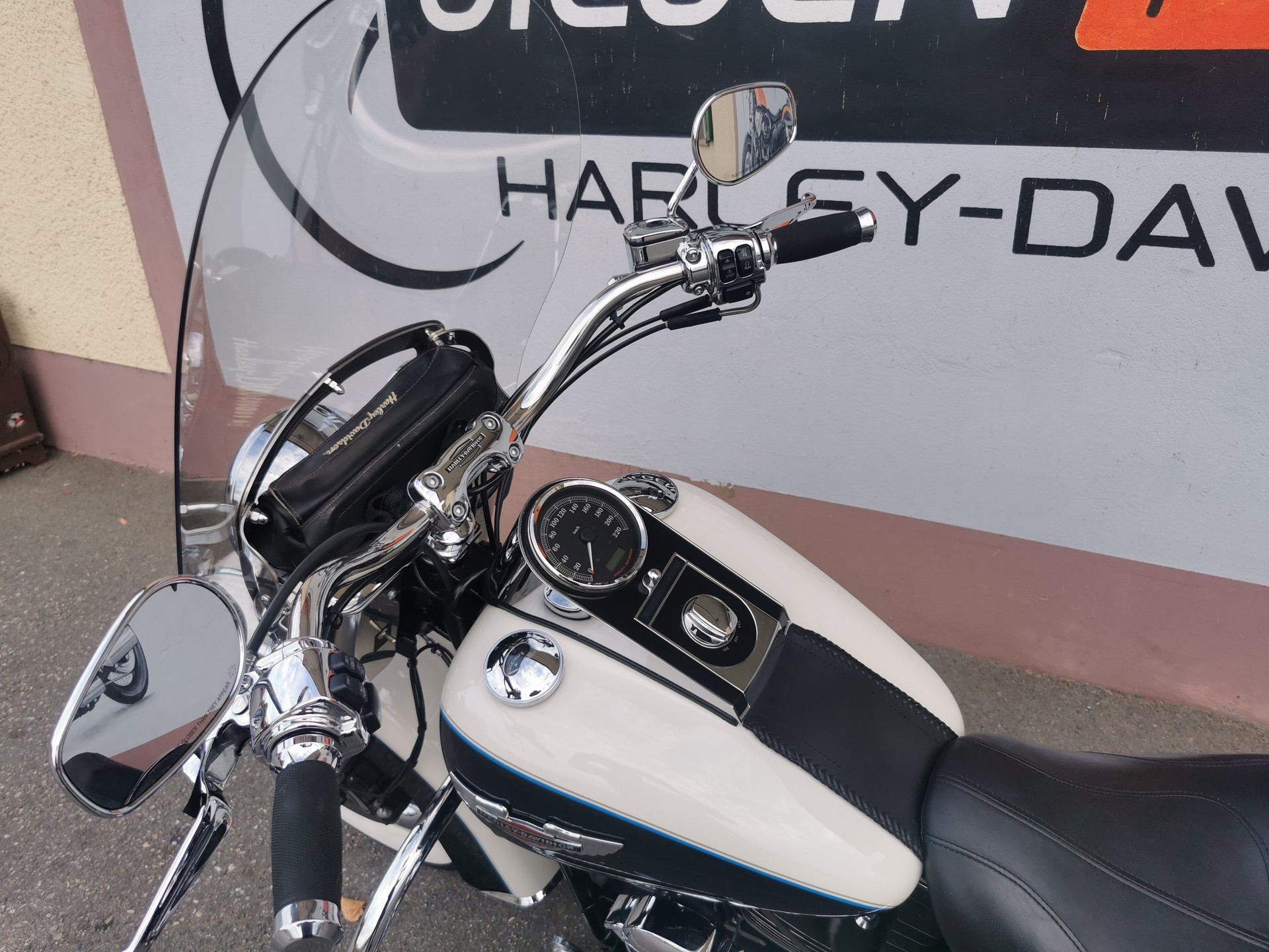 HARLEY-DAVIDSON FLSTN Softail Deluxe ABS-image-2