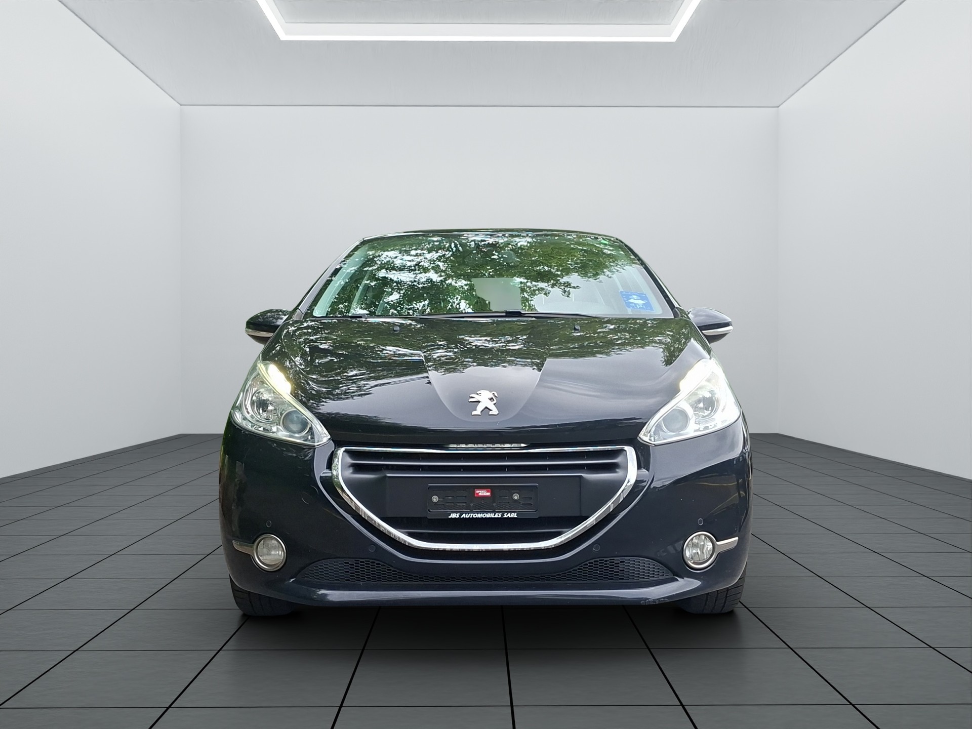 PEUGEOT 208 1.6 e-HDI Allure-image-3