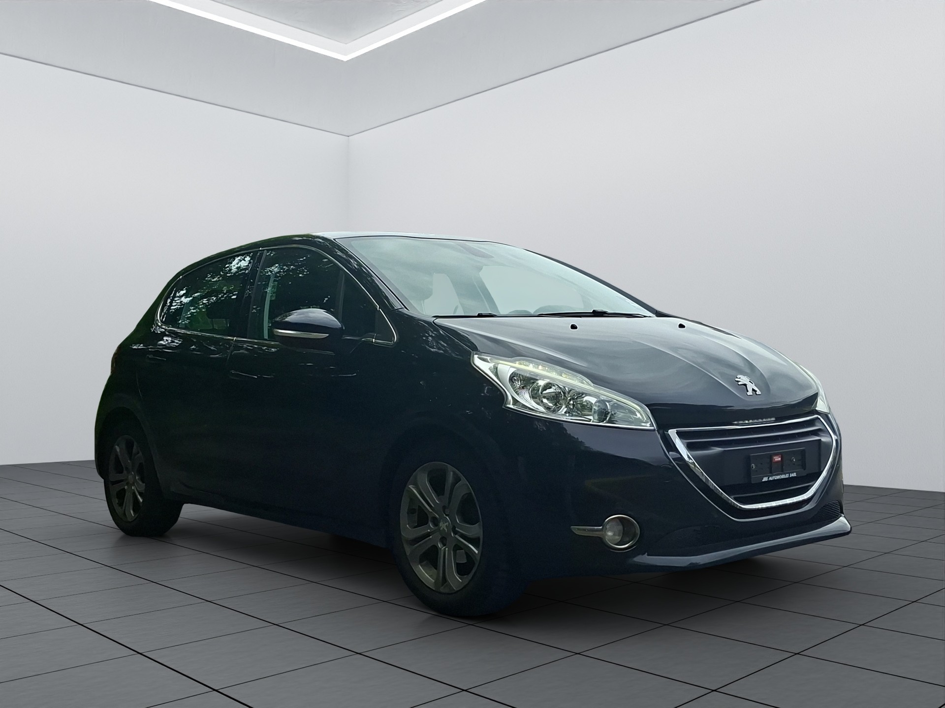 PEUGEOT 208 1.6 e-HDI Allure-image-7