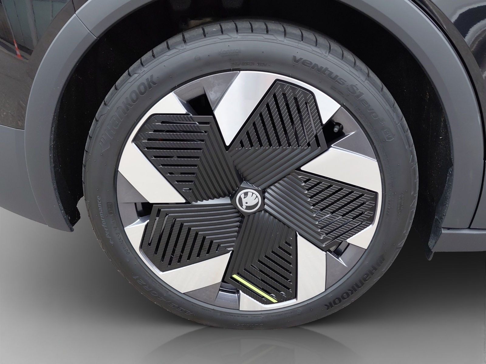 SKODA Elroq RS 4x4-image-15