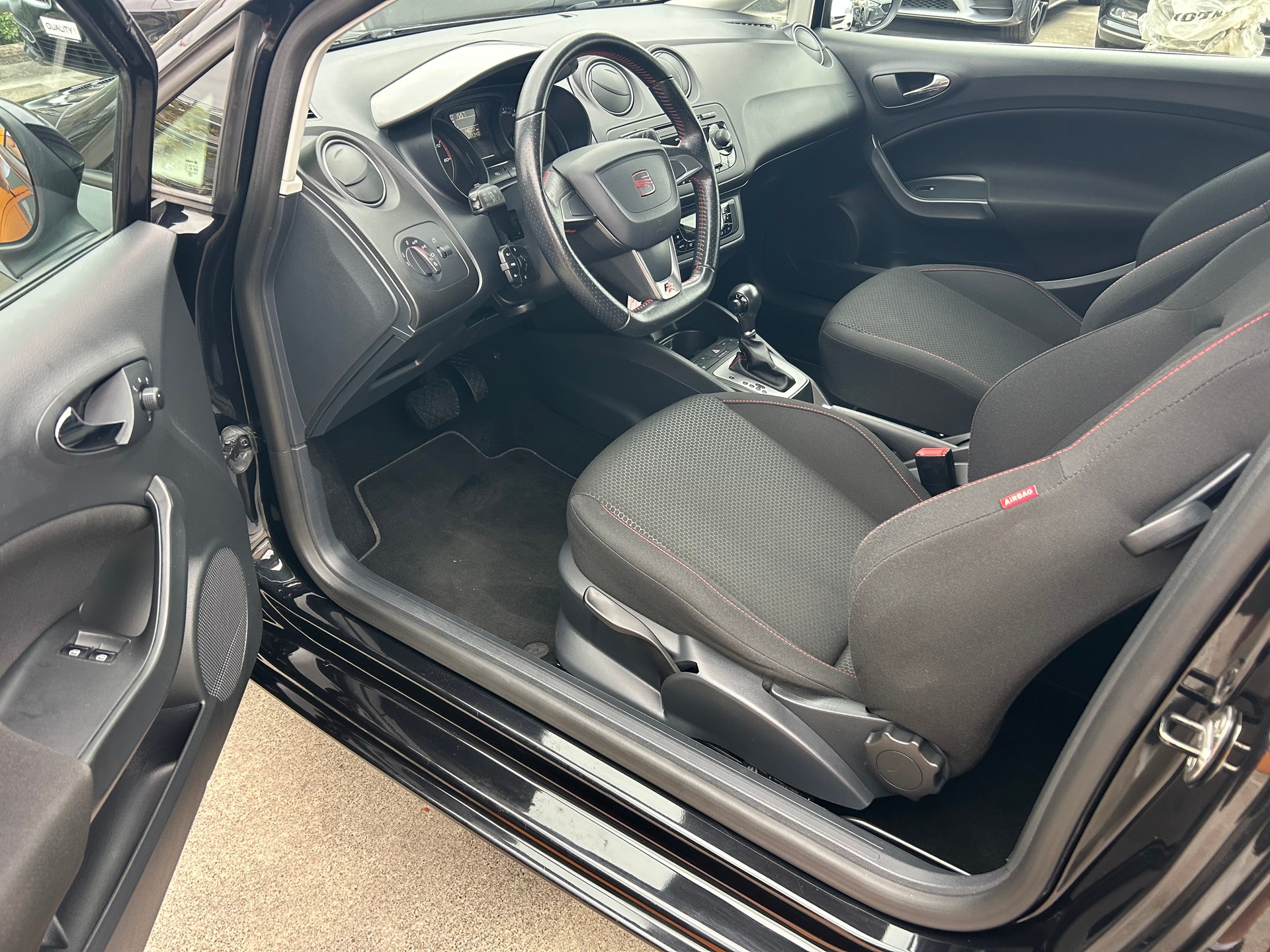 SEAT Ibiza 1.4 TSI FR DSG-image-12