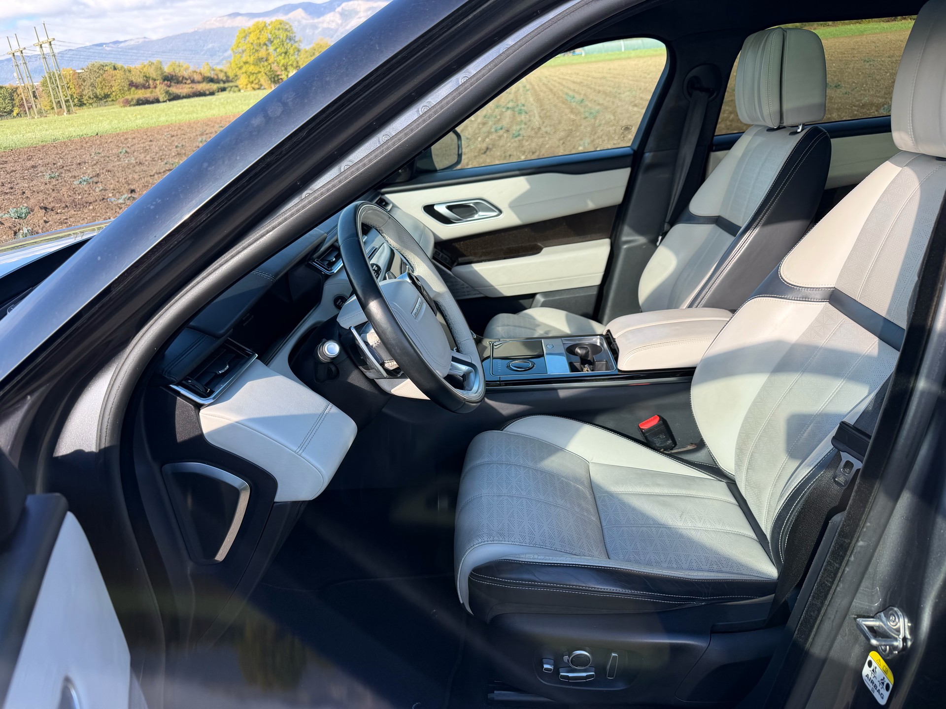 LAND ROVER Range Rover Velar R-Dynamic D 300 HSE Automatic-image-10