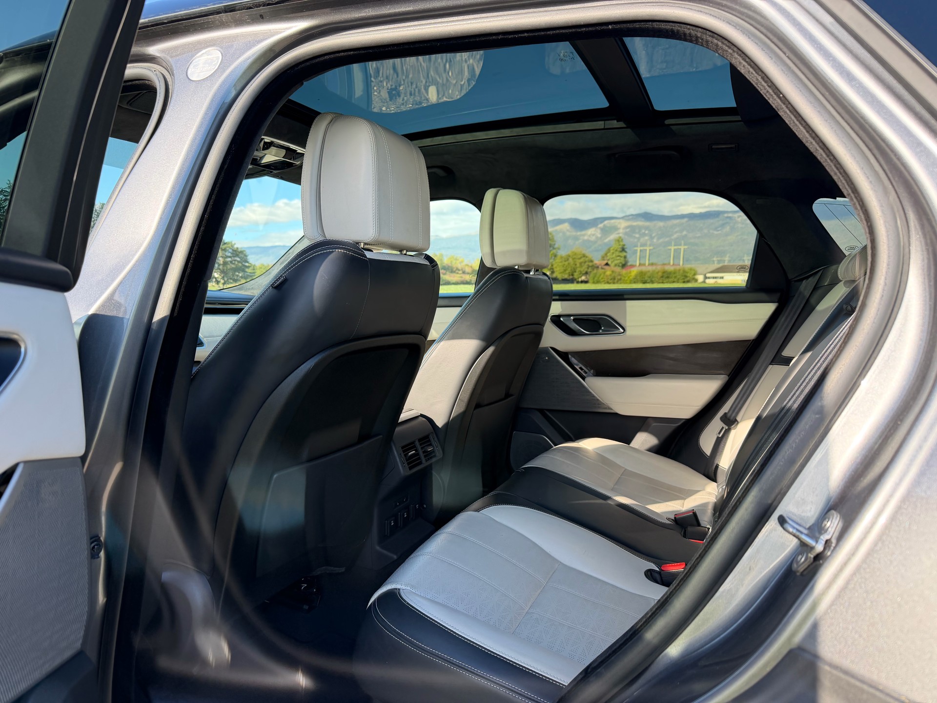 LAND ROVER Range Rover Velar R-Dynamic D 300 HSE Automatic-image-11