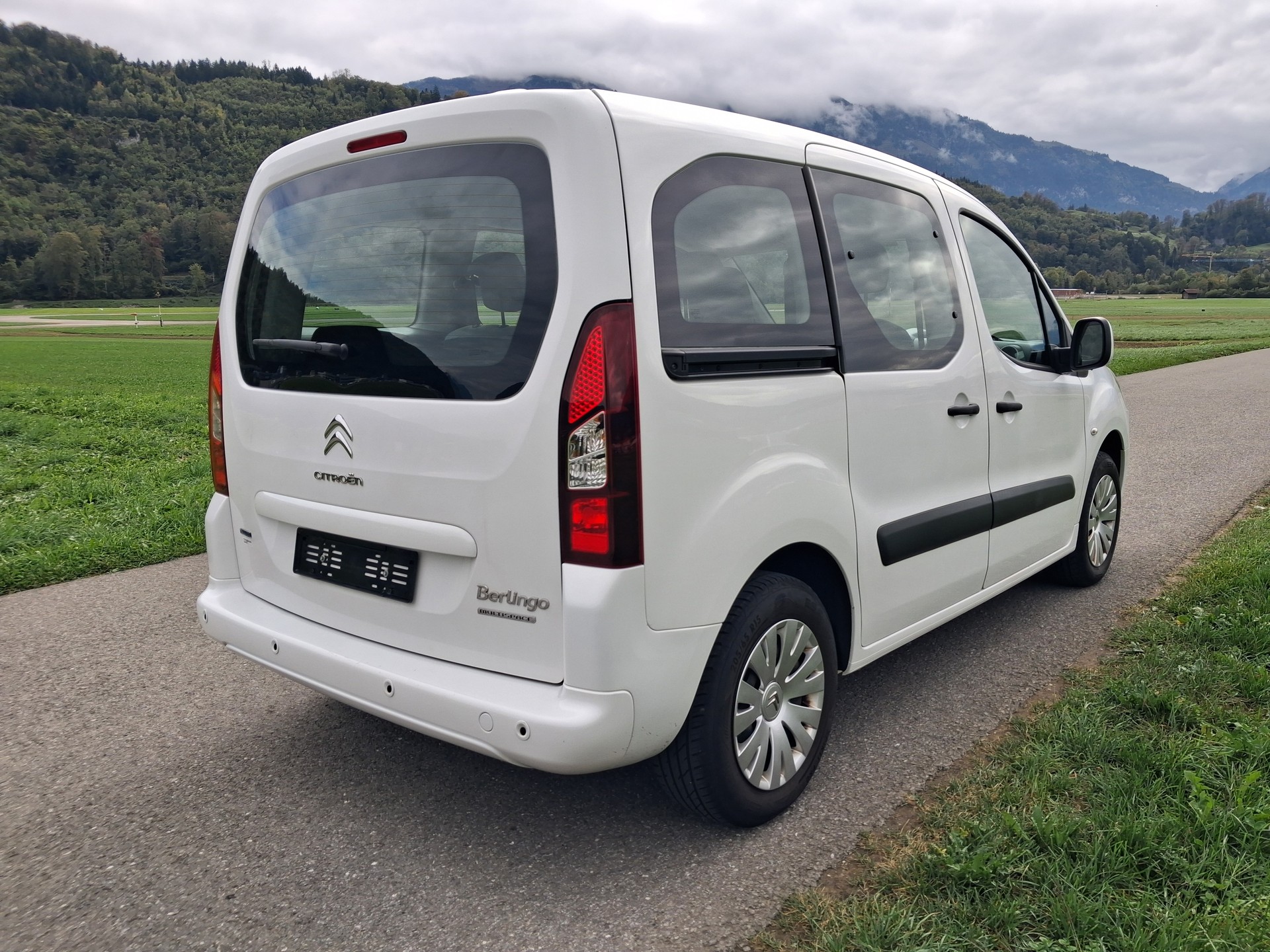 CITROEN Berlingo 1.6 BlueHDi Shine-image-3