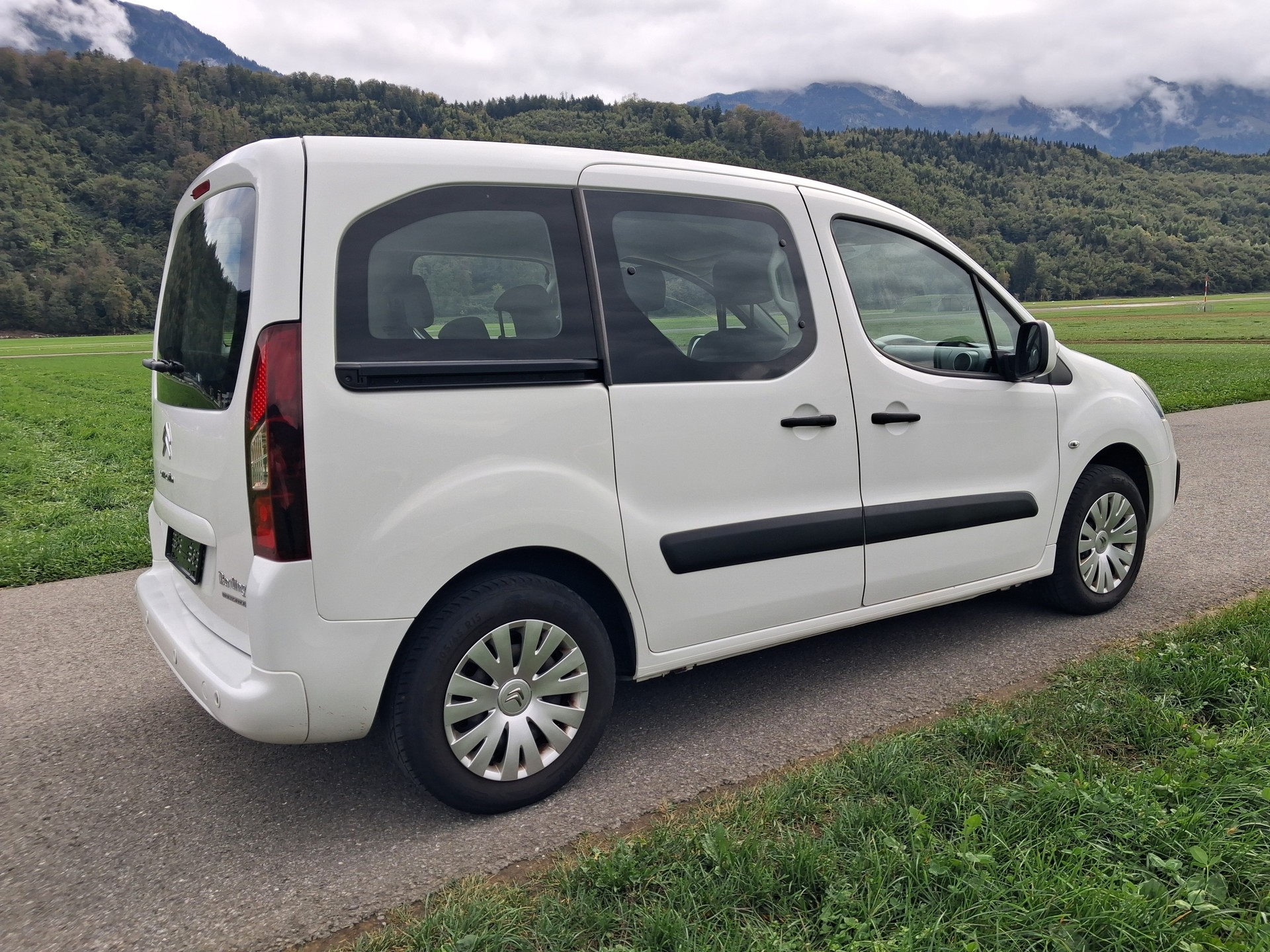 CITROEN Berlingo 1.6 BlueHDi Shine-image-2