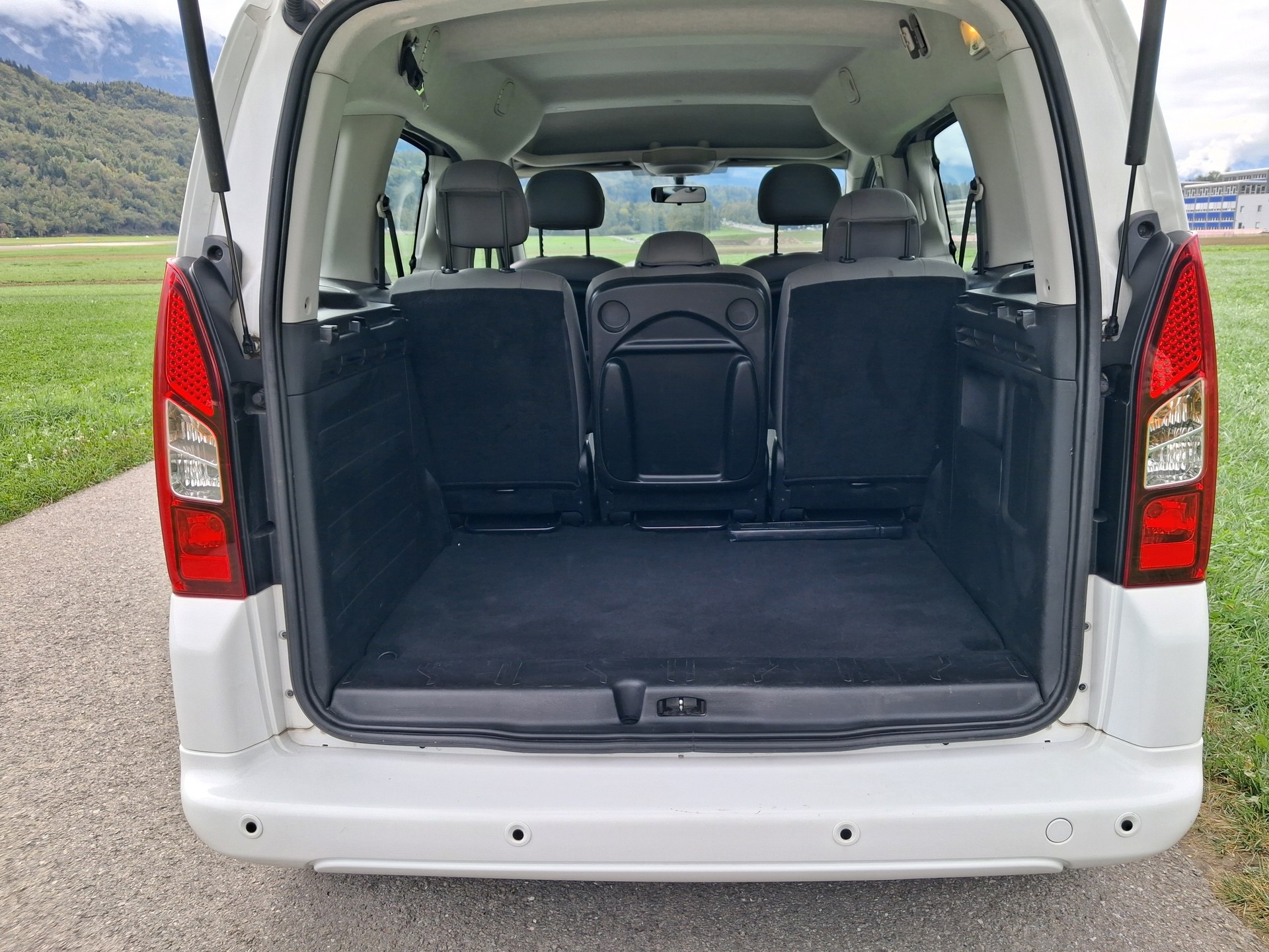 CITROEN Berlingo 1.6 BlueHDi Shine-image-10