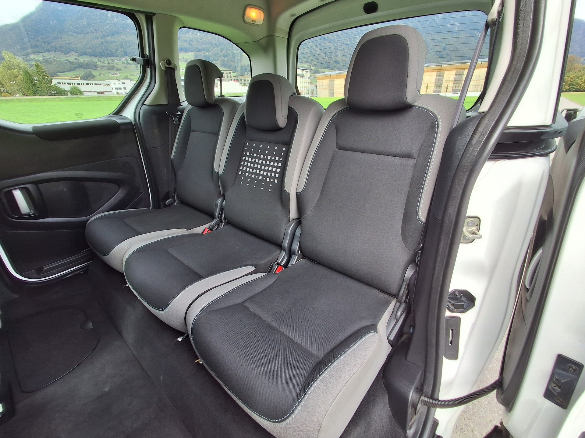 CITROEN Berlingo 1.6 BlueHDi Shine-image-9