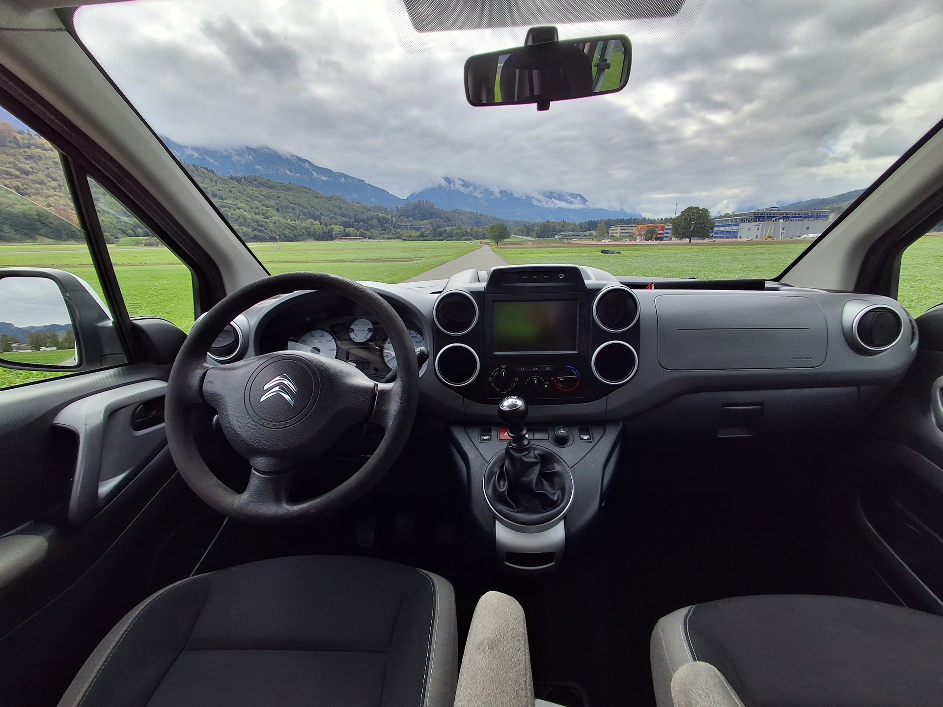 CITROEN Berlingo 1.6 BlueHDi Shine-image-6