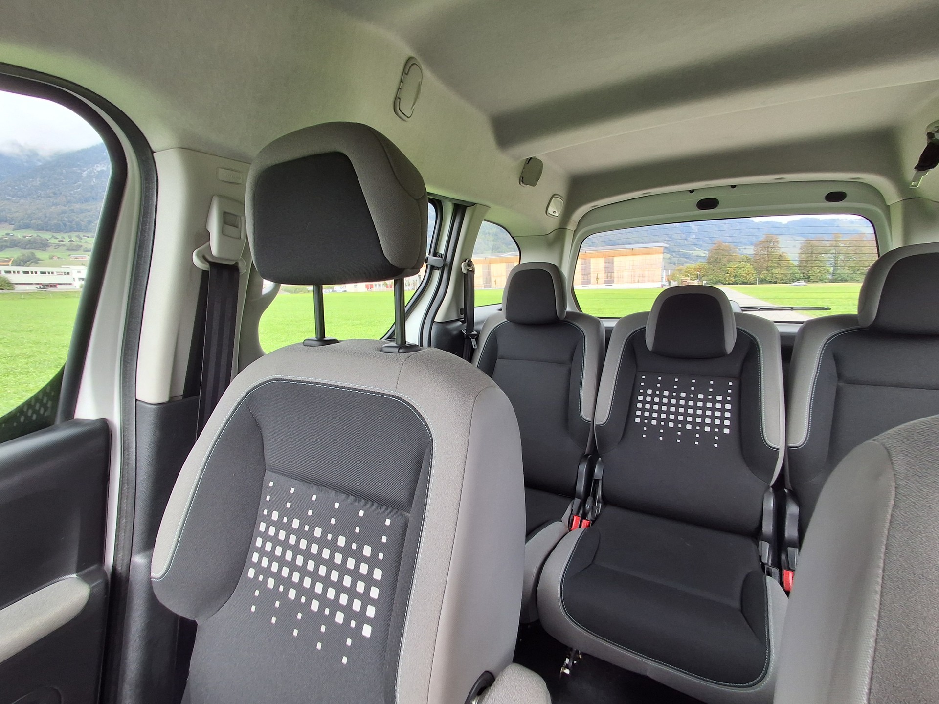 CITROEN Berlingo 1.6 BlueHDi Shine-image-8