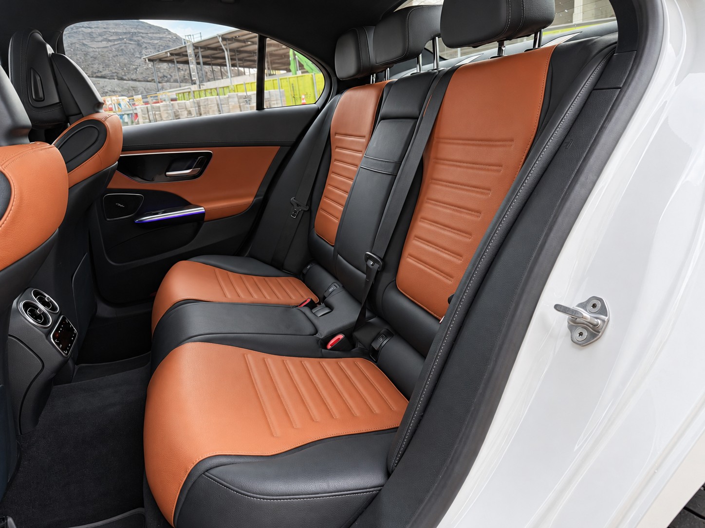 MERCEDES-BENZ C 220 d 4MATIC AMG Line | Panorama | Burmester | Memory | Mercedes Service-image-13