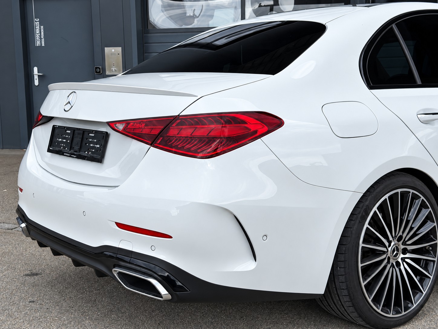 MERCEDES-BENZ C 220 d 4MATIC AMG Line | Panorama | Burmester | Memory | Mercedes Service-image-8