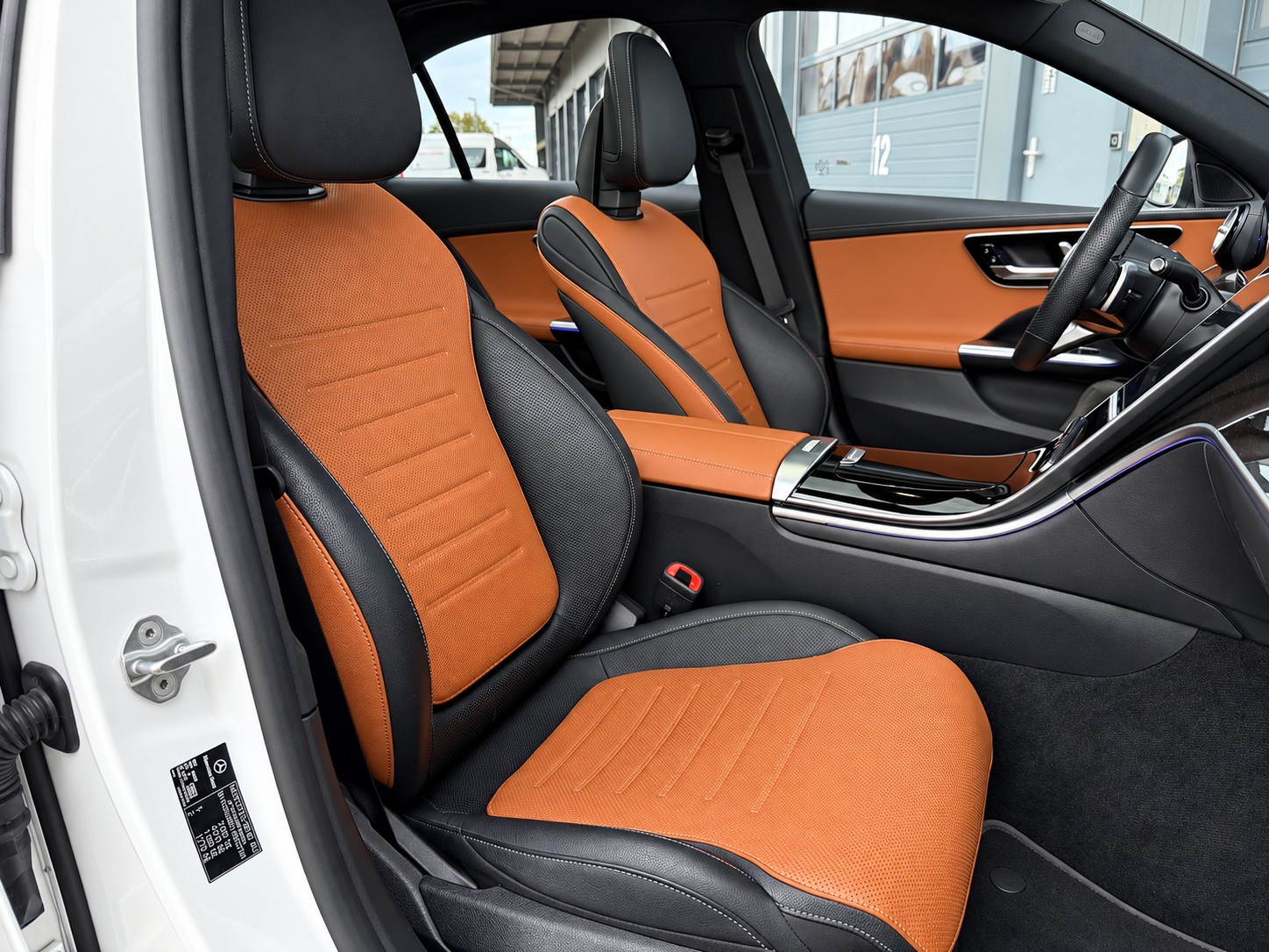 MERCEDES-BENZ C 220 d 4MATIC AMG Line | Panorama | Burmester | Memory | Mercedes Service-image-12