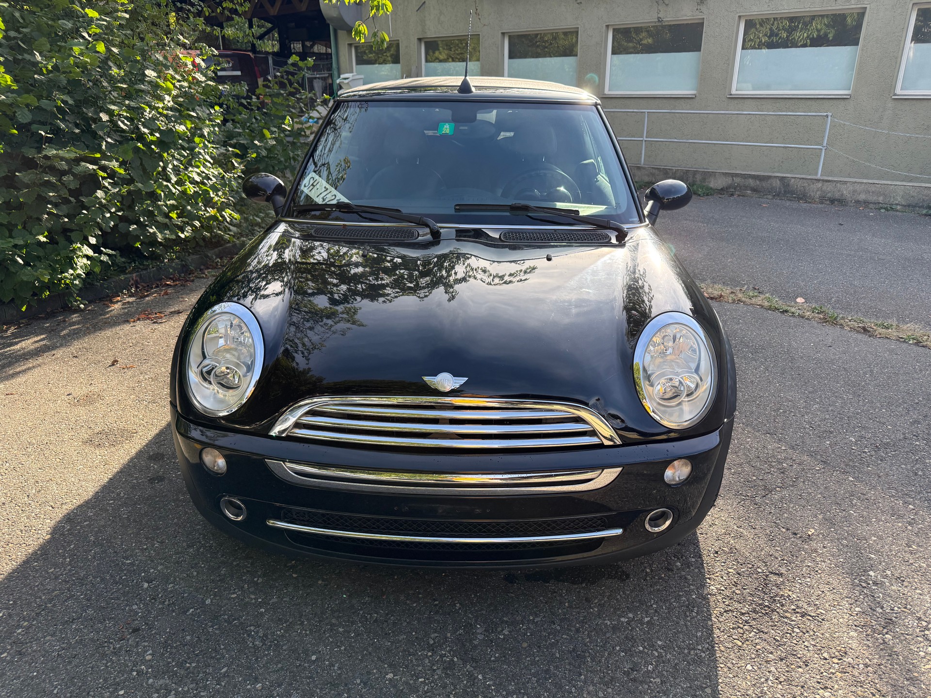 MINI Cooper Cabriolet-image-0