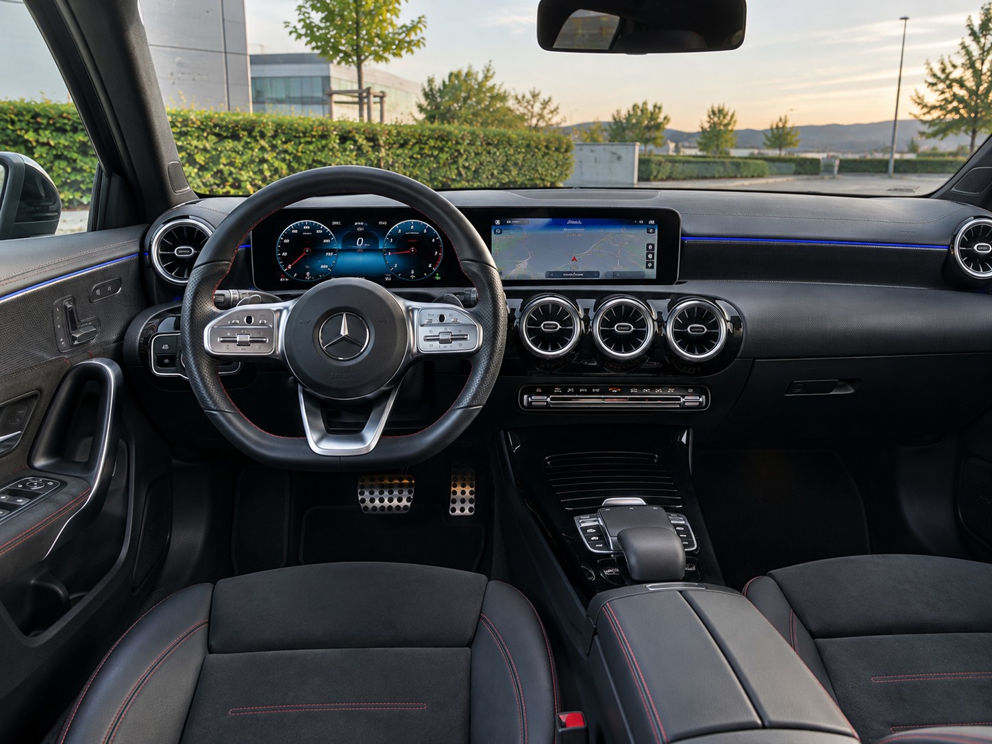 MERCEDES-BENZ A 200-image-4