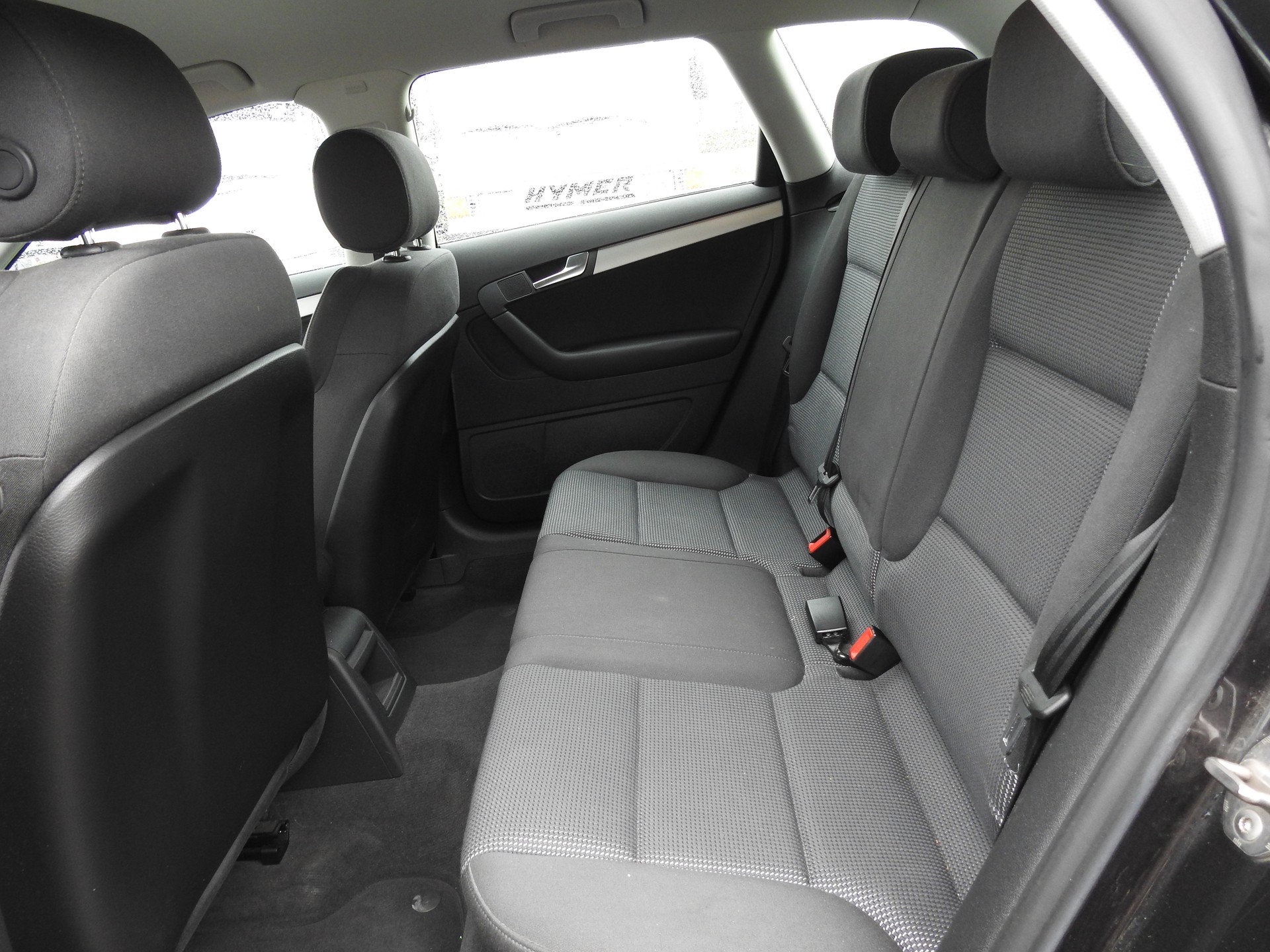 AUDI A3 Sportback 1.6 TDI Ambition S-tronic-image-13