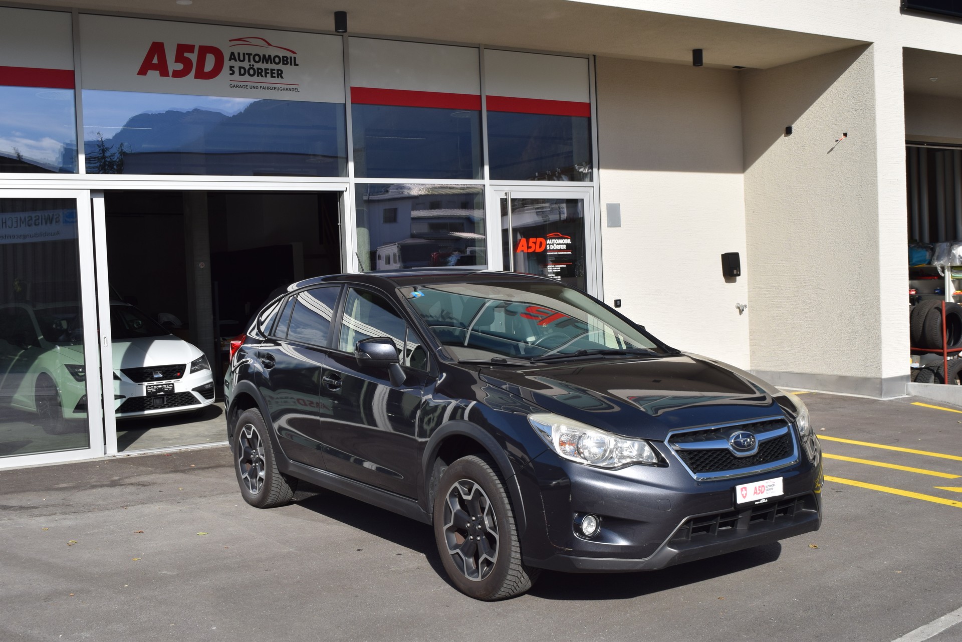 SUBARU XV 1.6 Swiss Two-showroom-element-2