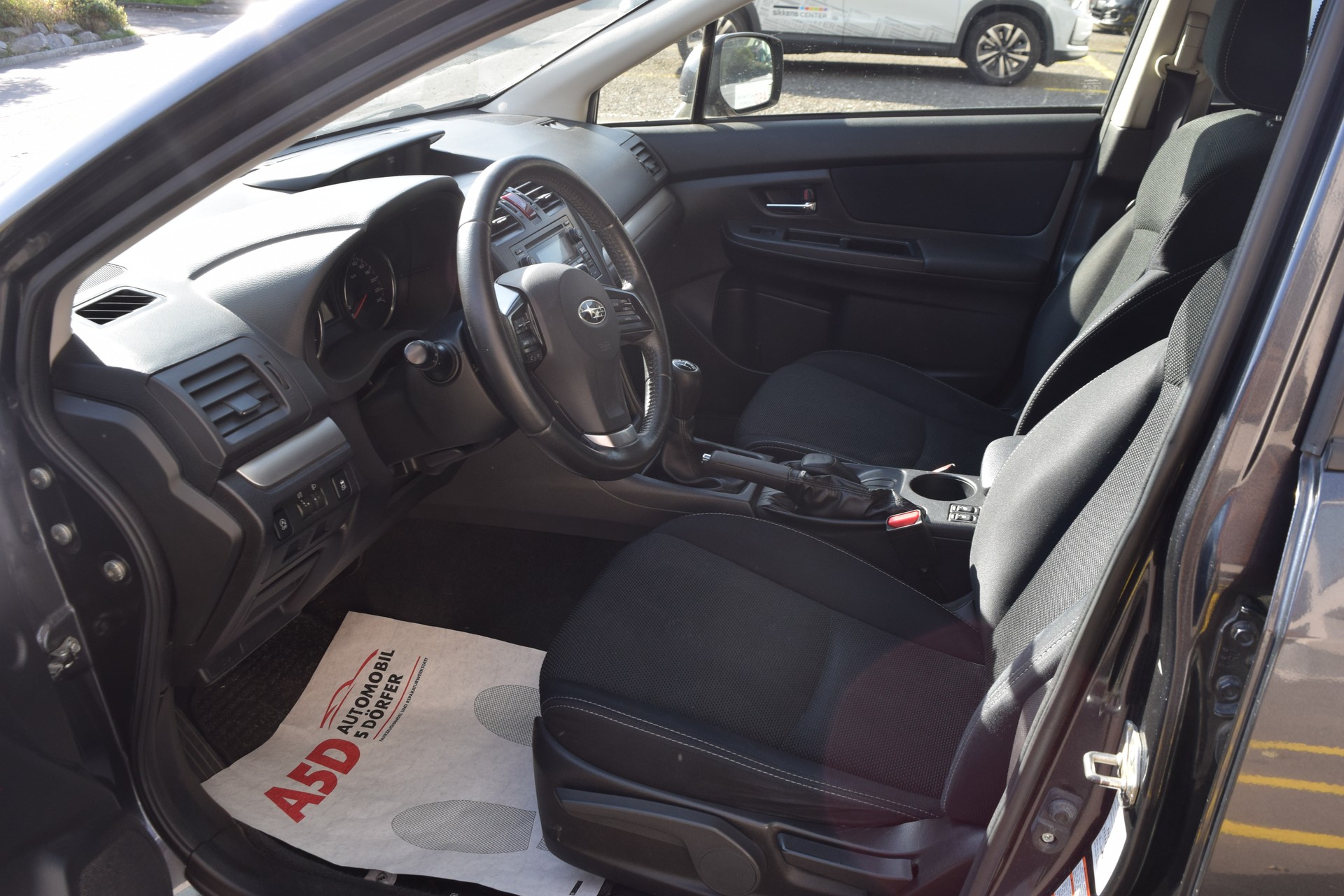 SUBARU XV 1.6 Swiss Two-image-15