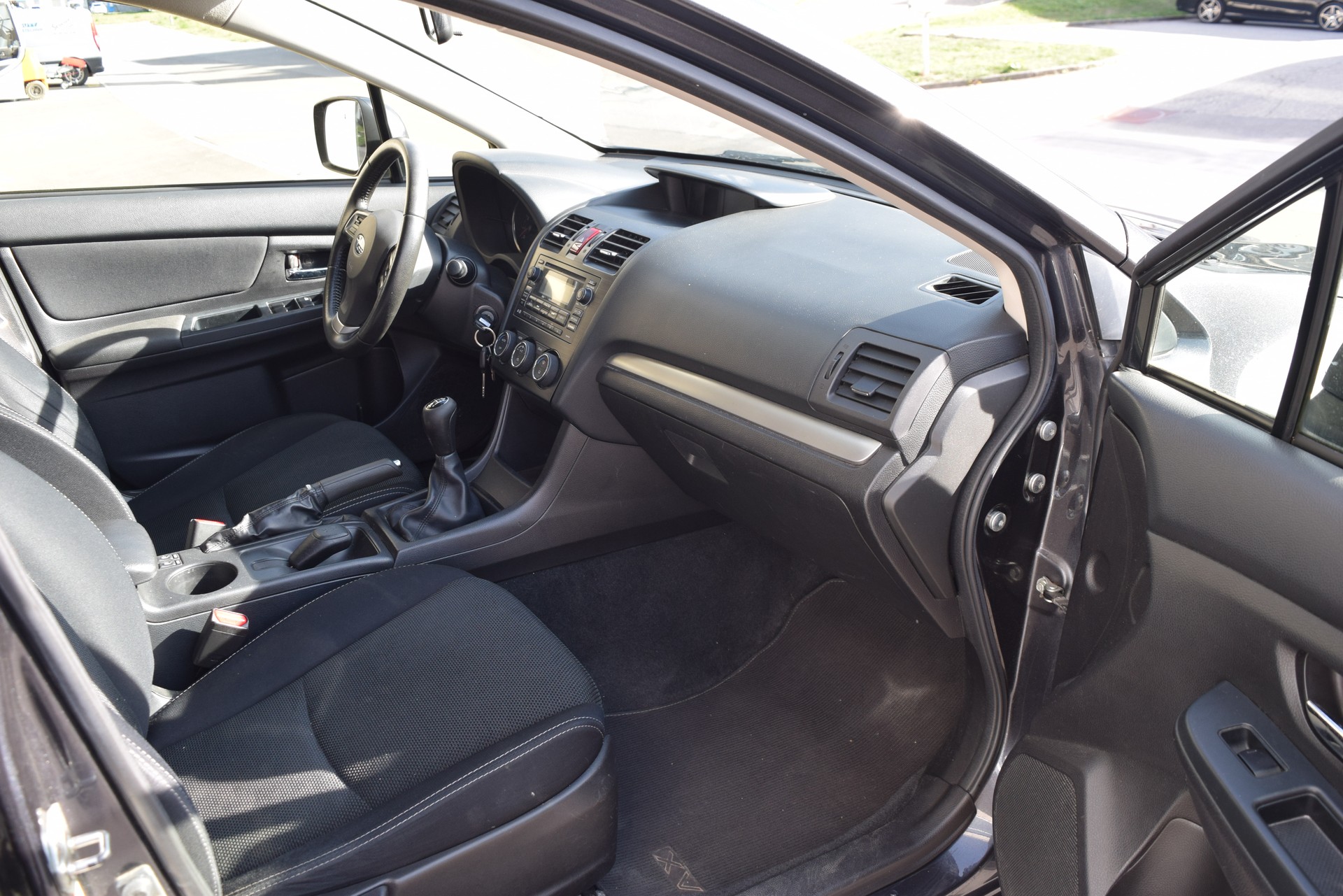 SUBARU XV 1.6 Swiss Two-image-9