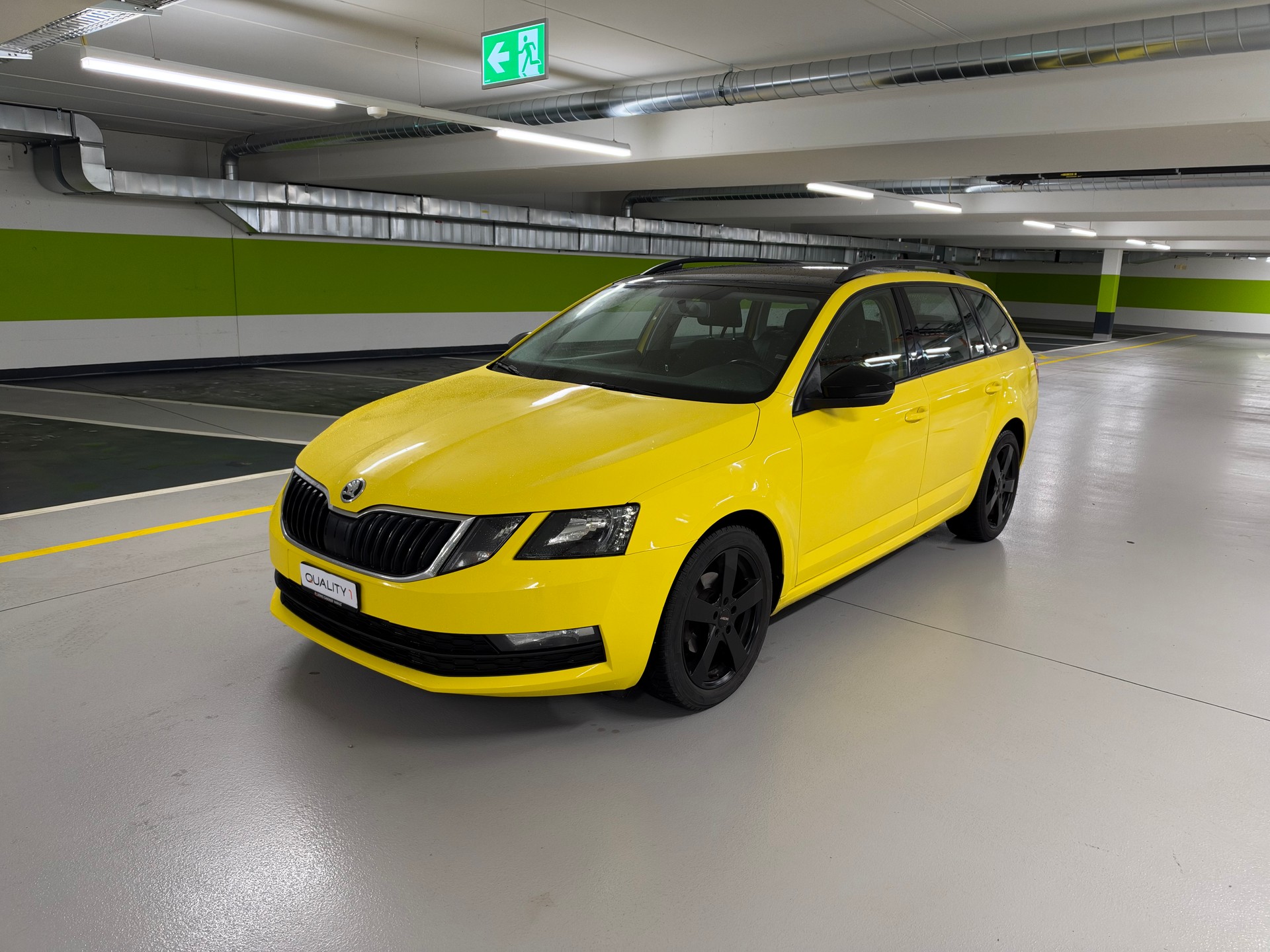 SKODA Octavia Combi 1.6 TDI Ambition DSG-image-0