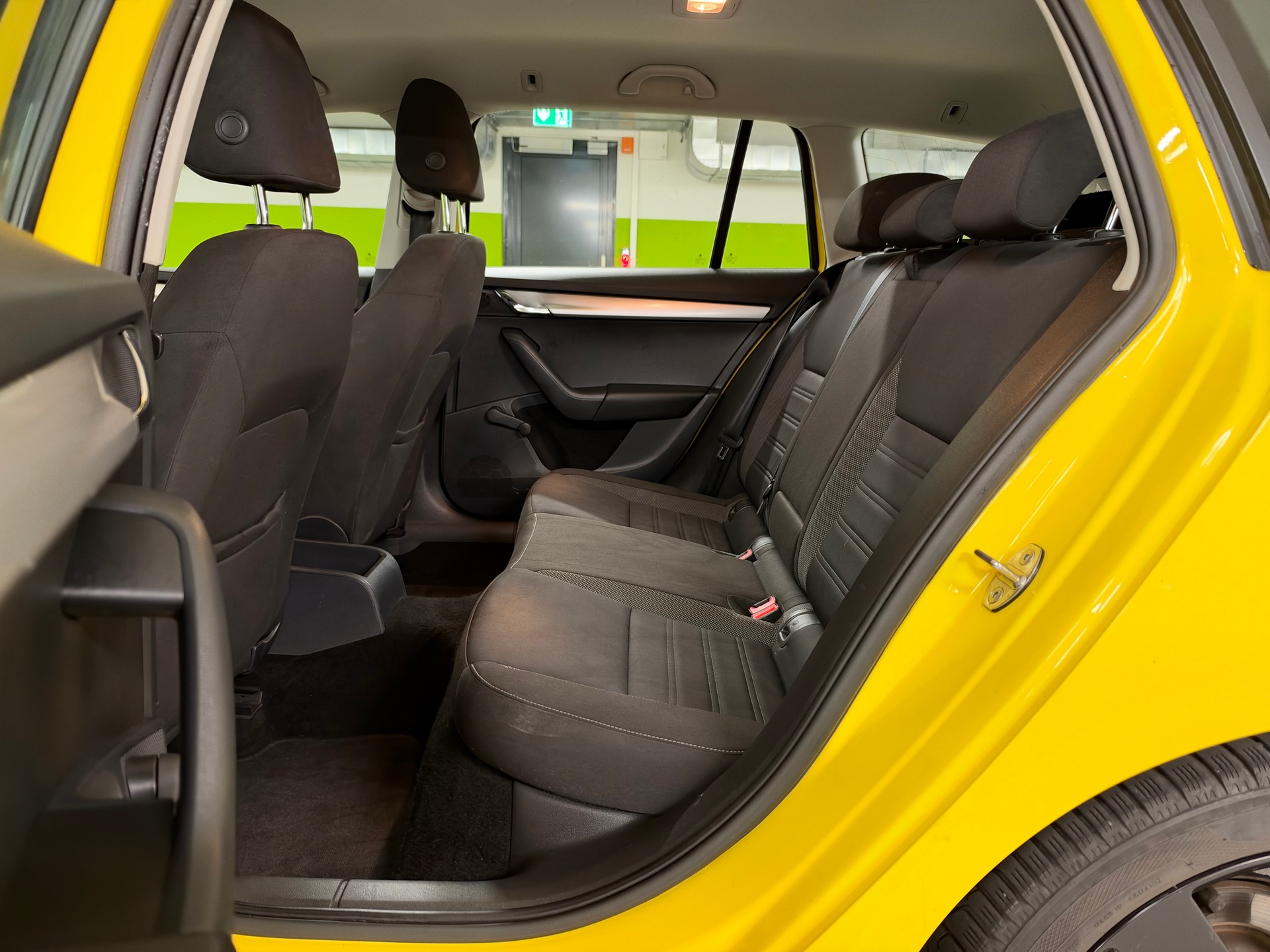 SKODA Octavia Combi 1.6 TDI Ambition DSG-image-8