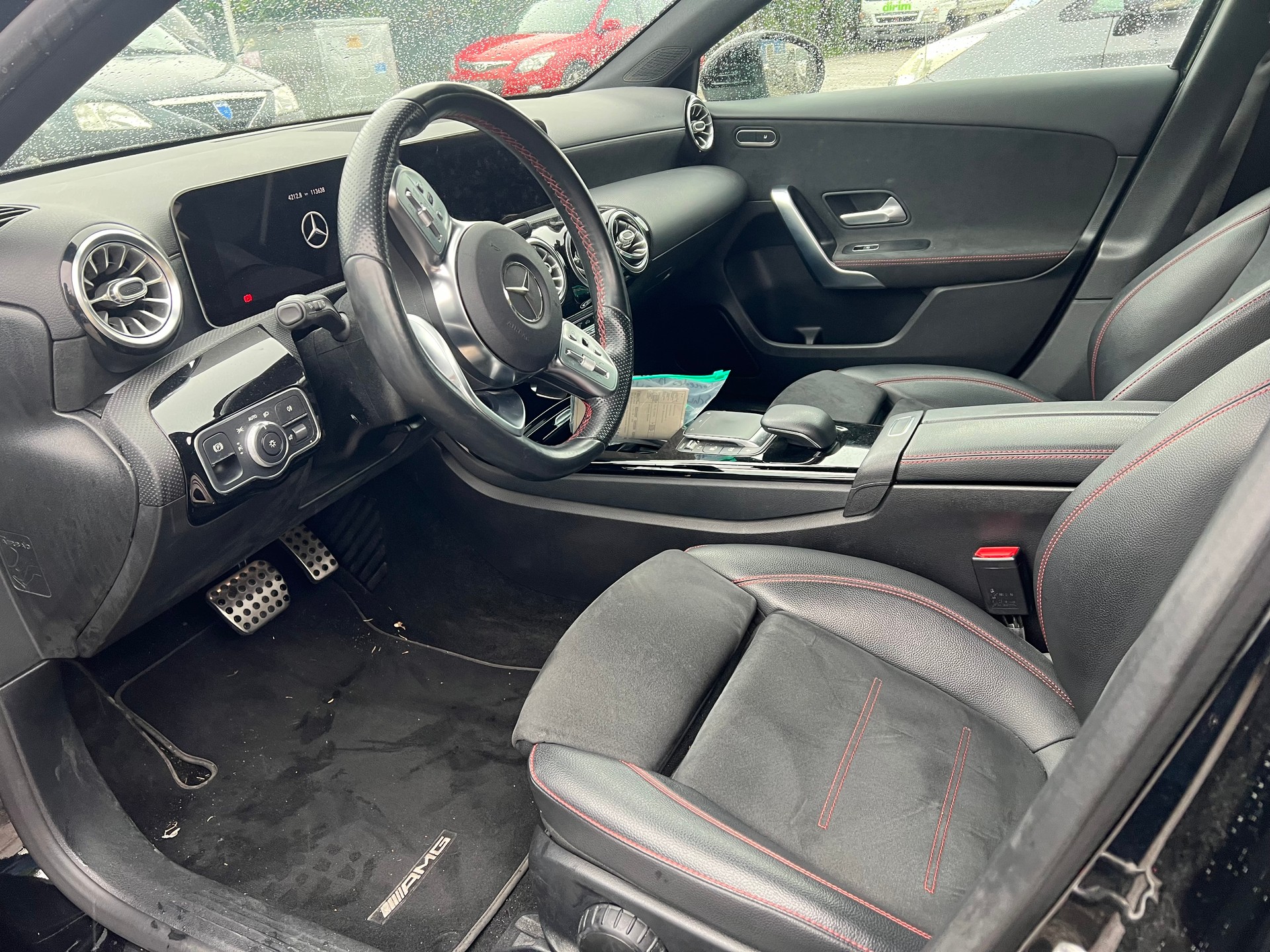 MERCEDES-BENZ A 180 AMG Line 7G-DCT-image-5