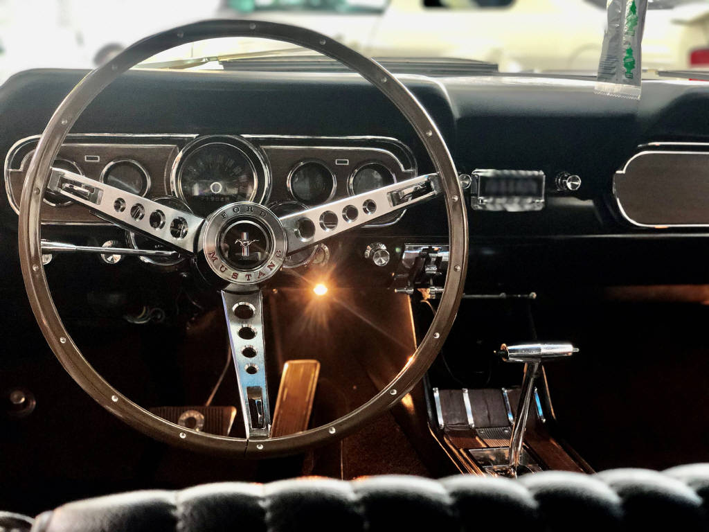 FORD MUSTANG V8-image-9