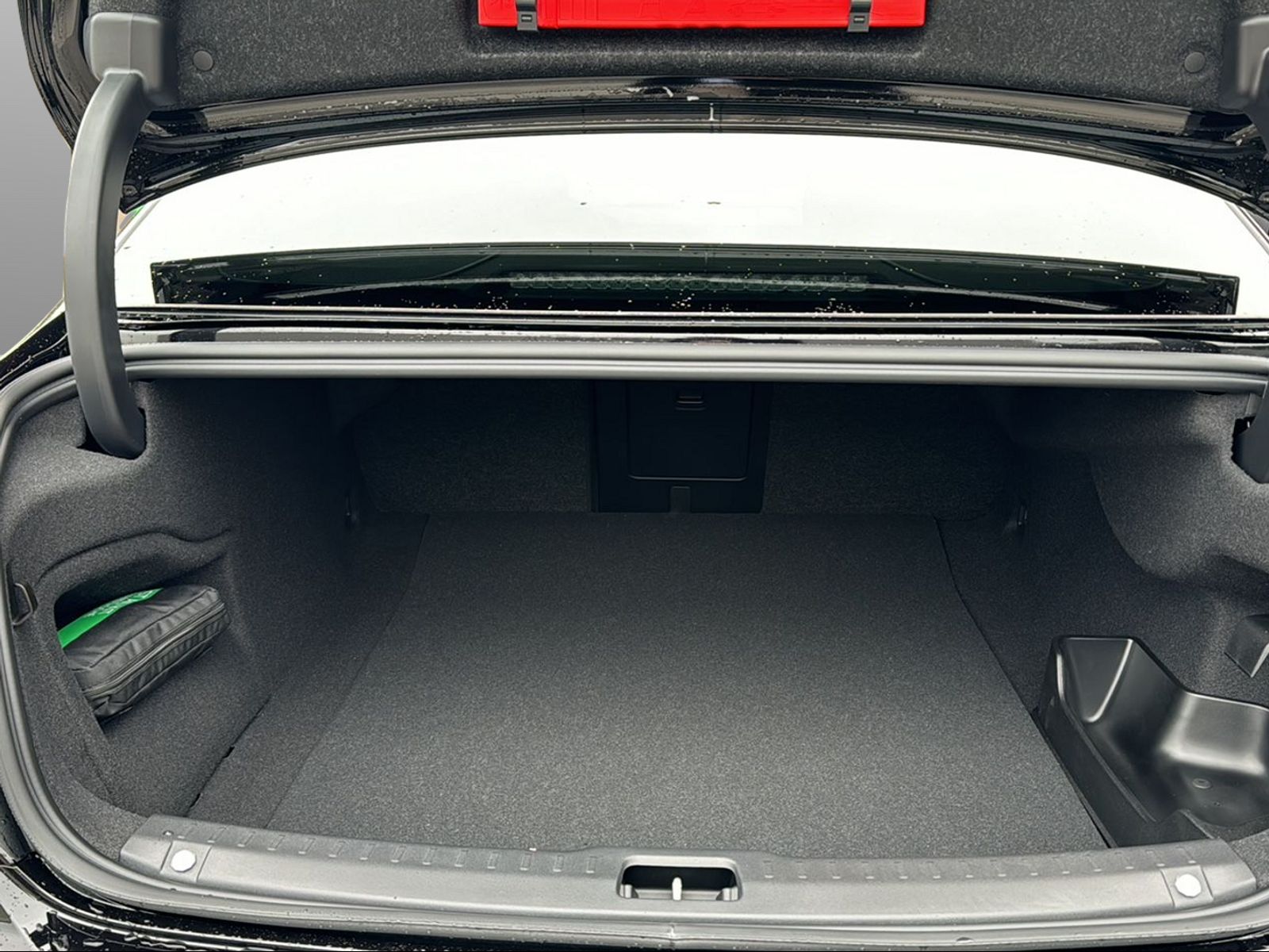 Image VOLVO S90 S90 T8 eAWD Plug in Hybrid Ultimate Dark Geartronic