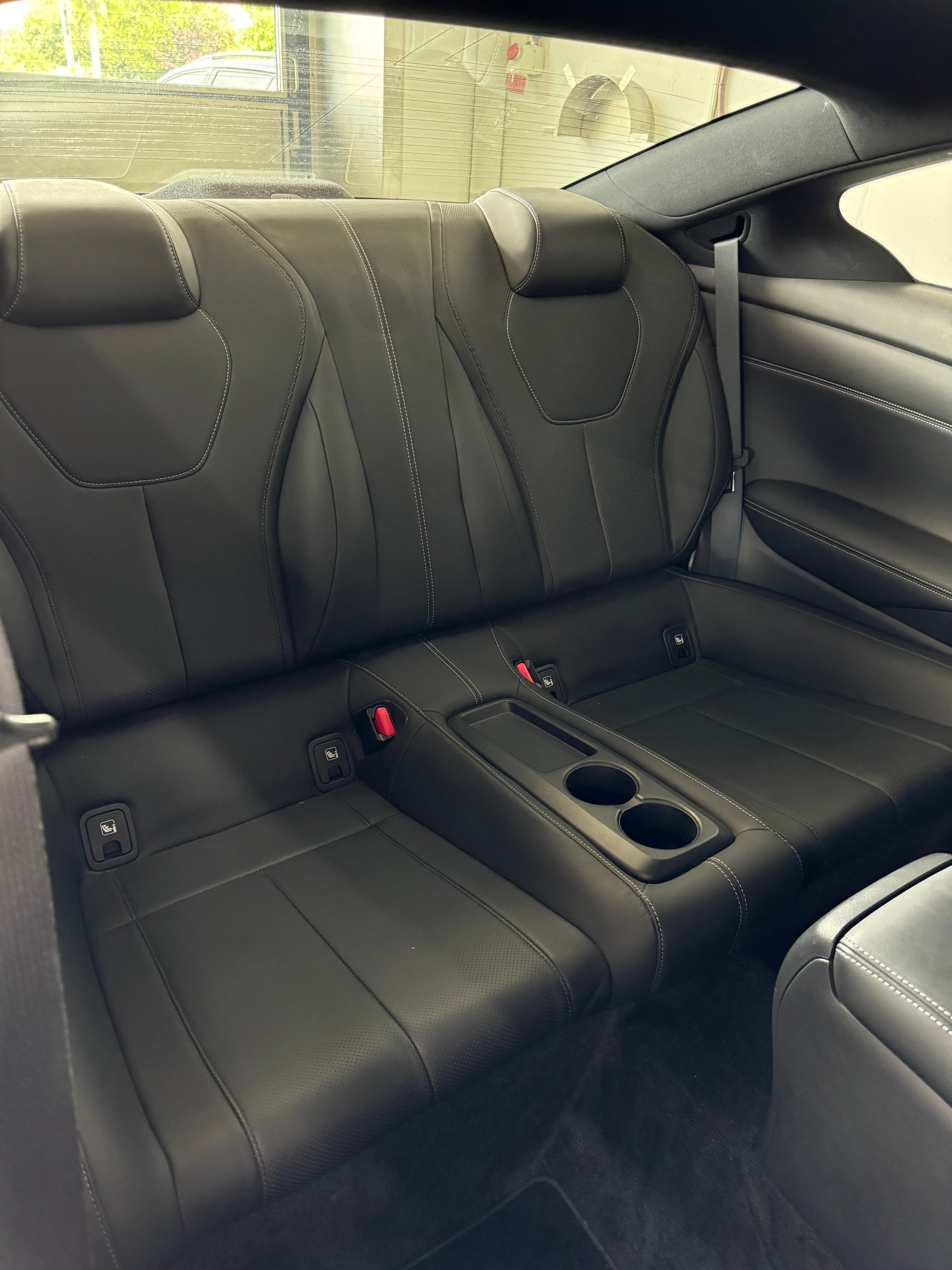 INFINITI Q60 2.0t Coupé Premium Tech Automatic-image-21