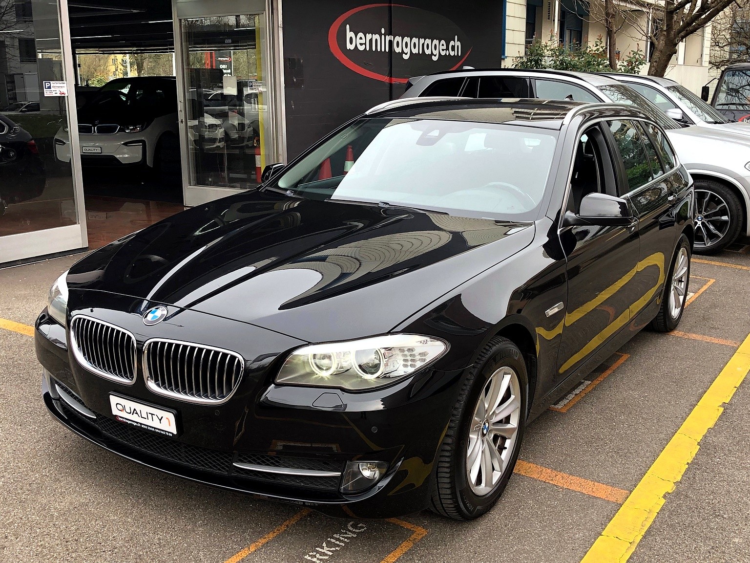 BMW 528i Touring Steptronic SAG-image-0