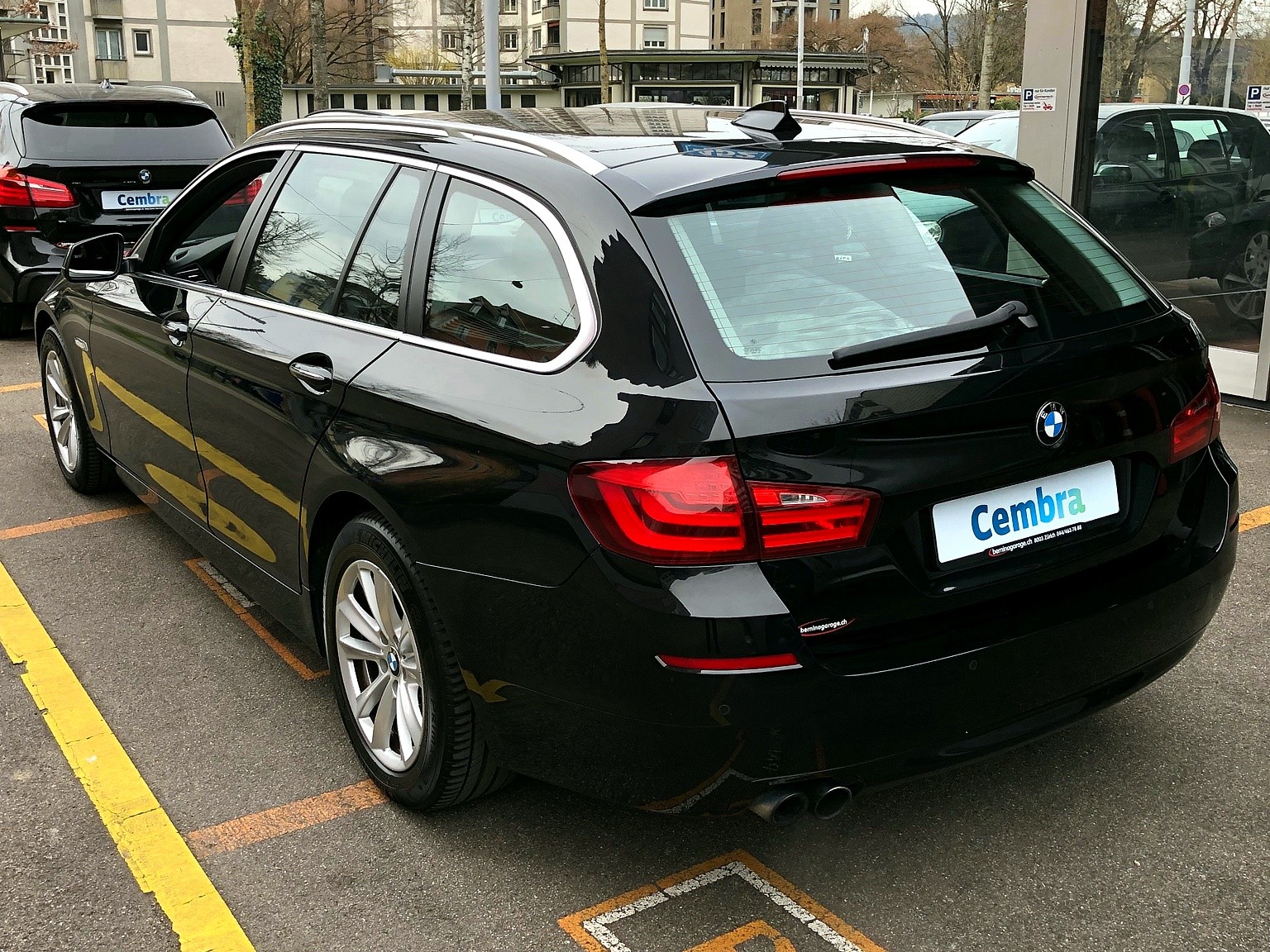 BMW 528i Touring Steptronic SAG-image-3