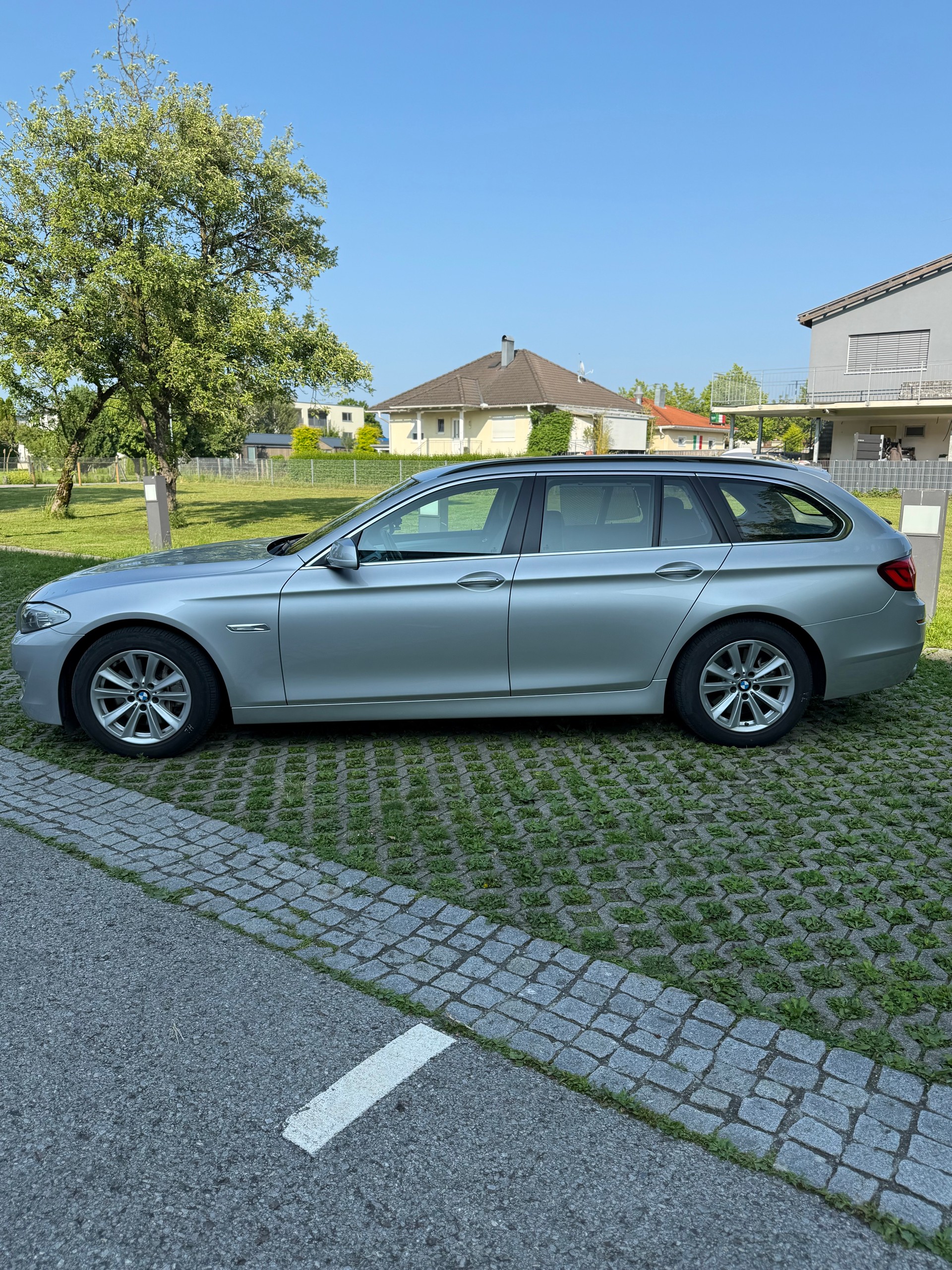 BMW 535d xDrive Touring Steptronic-image-1