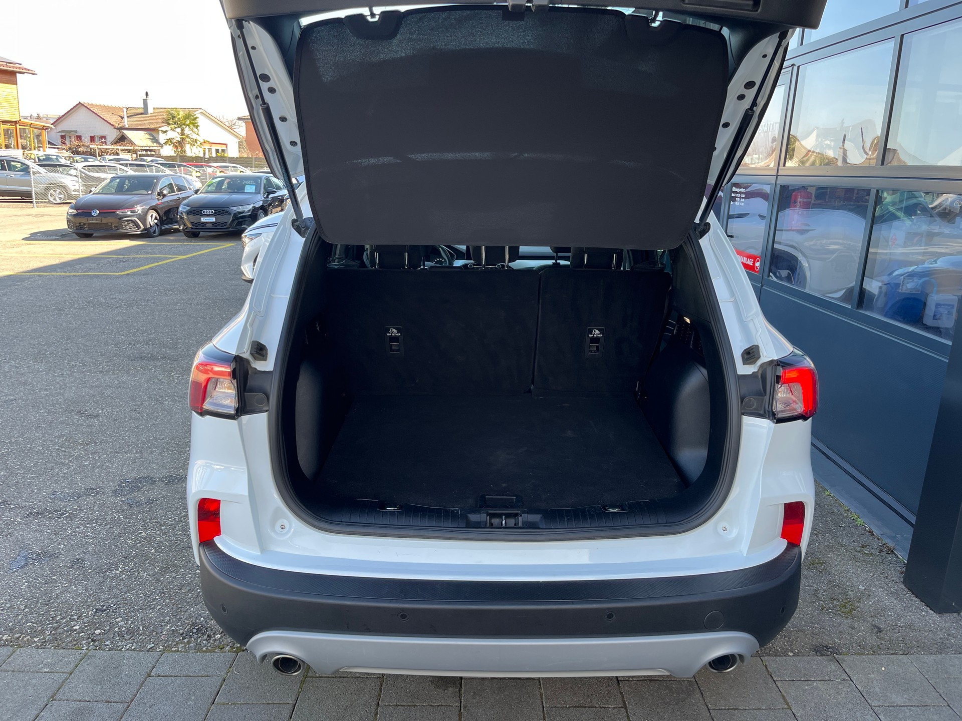 FORD Kuga 1.5 TDCi Cool & Connect 2WD Automat-image-5