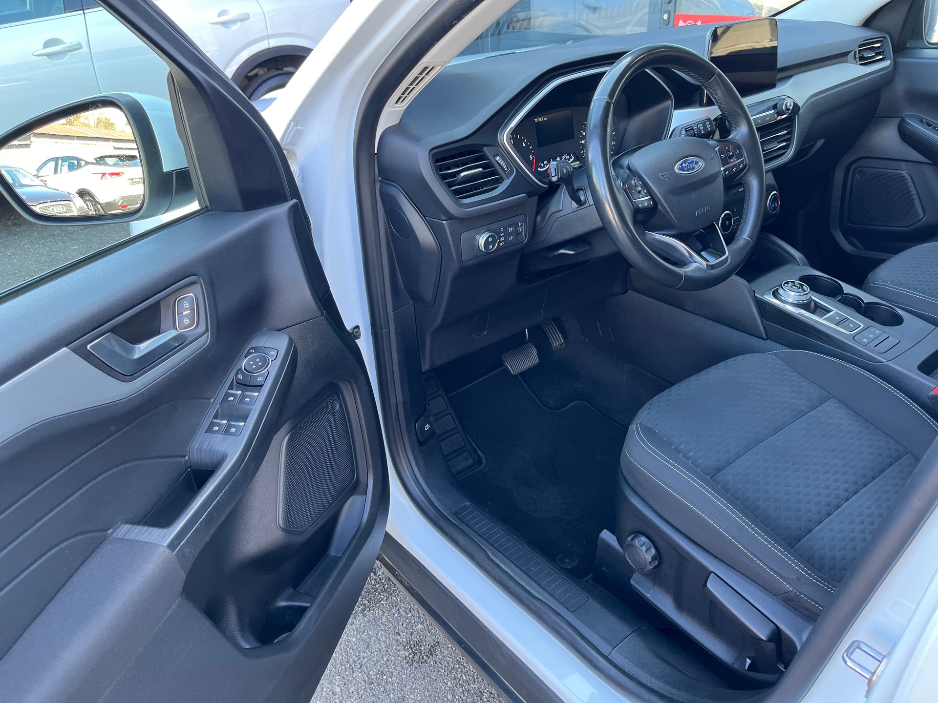 FORD Kuga 1.5 TDCi Cool & Connect 2WD Automat-image-7