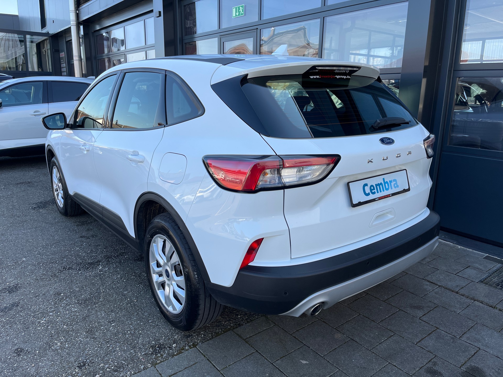FORD Kuga 1.5 TDCi Cool & Connect 2WD Automat-image-3